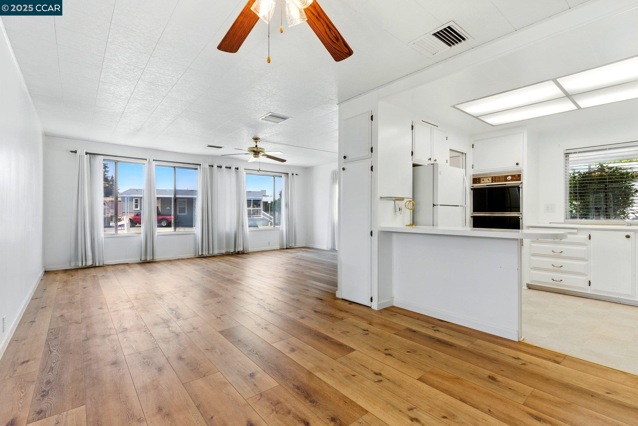 Detail Gallery Image 13 of 33 For 83 a Street, Concord,  CA 94520 - 2 Beds | 2 Baths