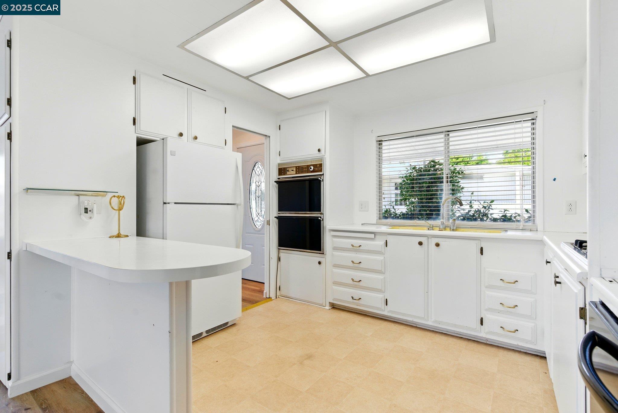 Detail Gallery Image 14 of 33 For 83 a Street, Concord,  CA 94520 - 2 Beds | 2 Baths