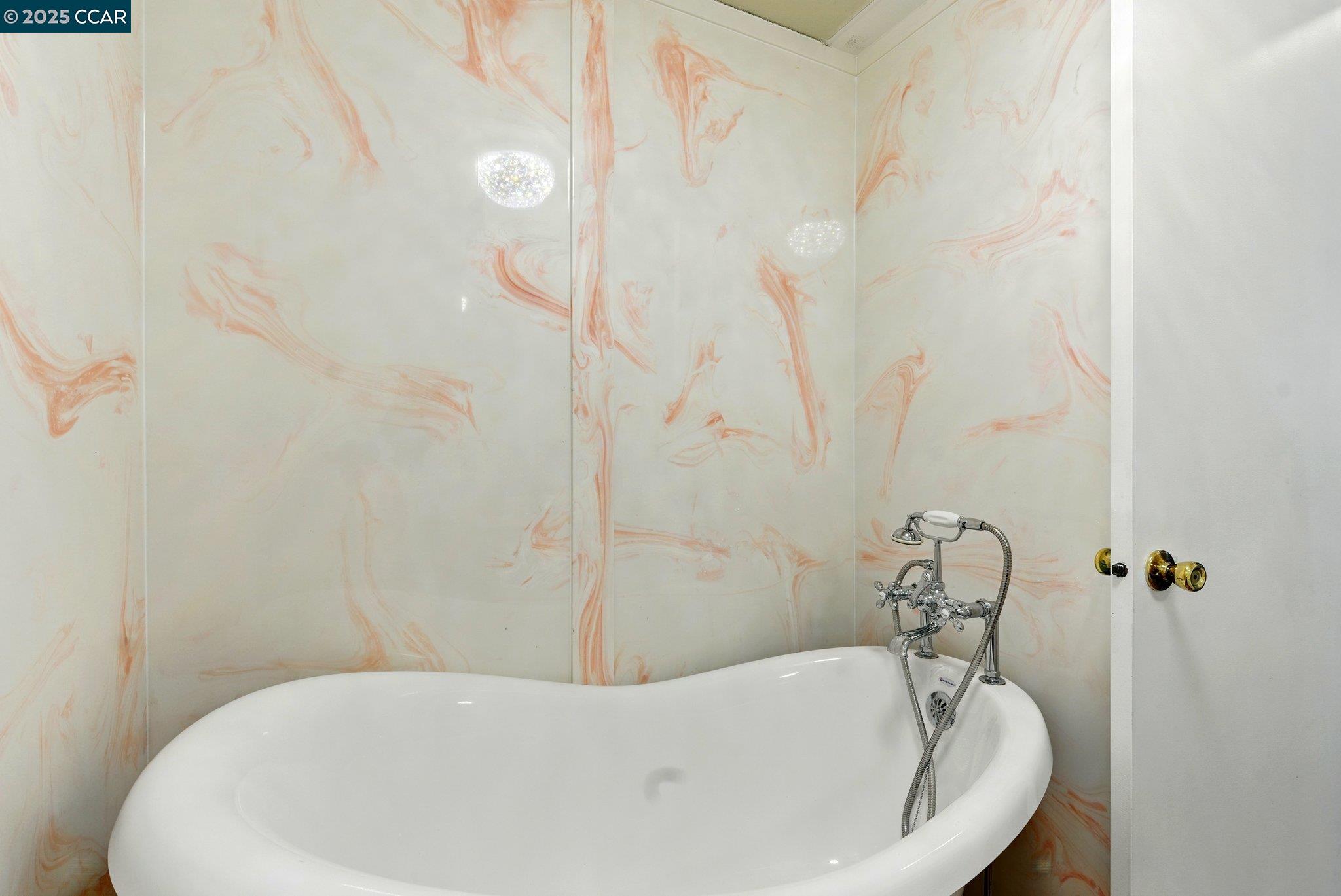 Detail Gallery Image 19 of 33 For 83 a Street, Concord,  CA 94520 - 2 Beds | 2 Baths