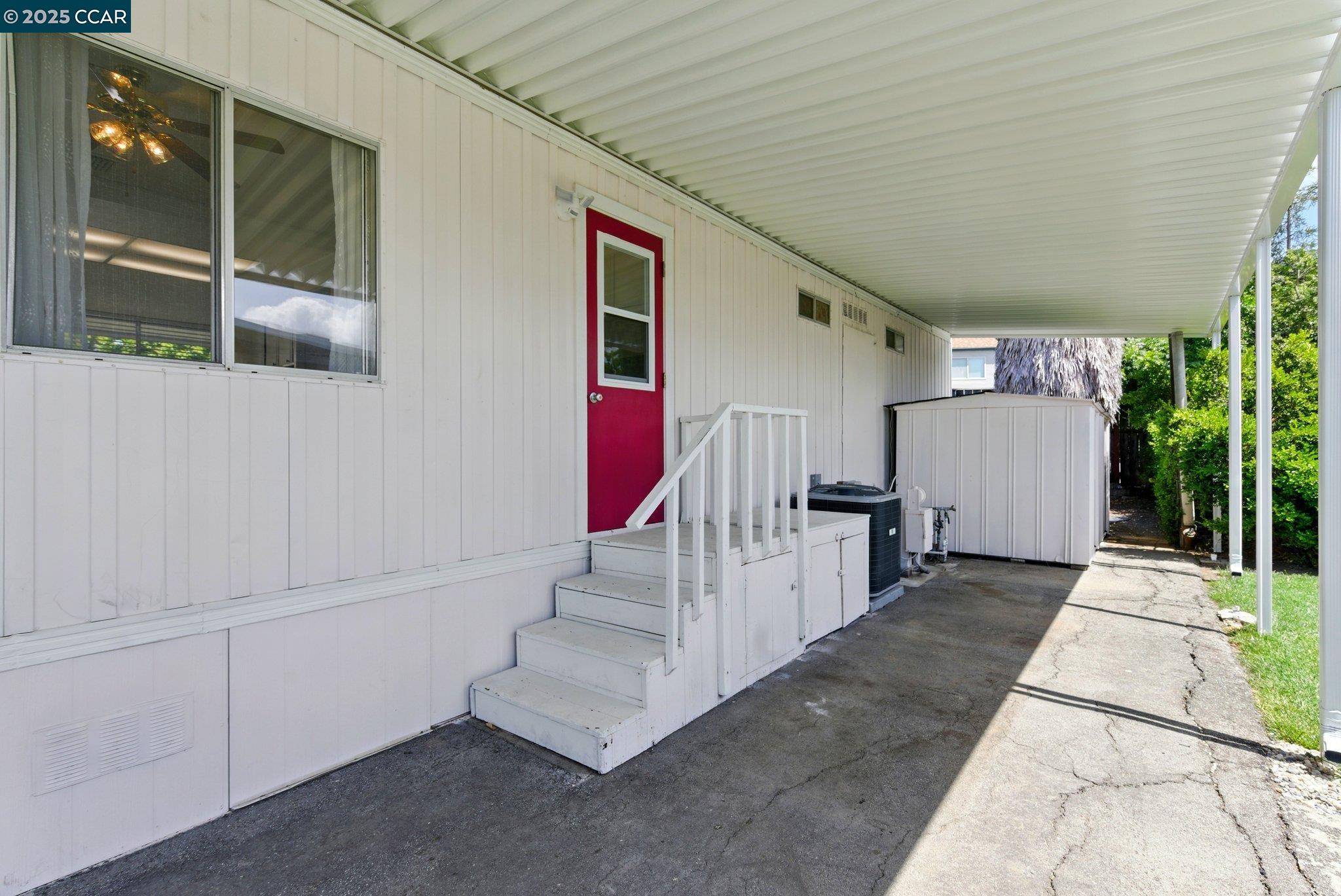 Detail Gallery Image 3 of 33 For 83 a Street, Concord,  CA 94520 - 2 Beds | 2 Baths