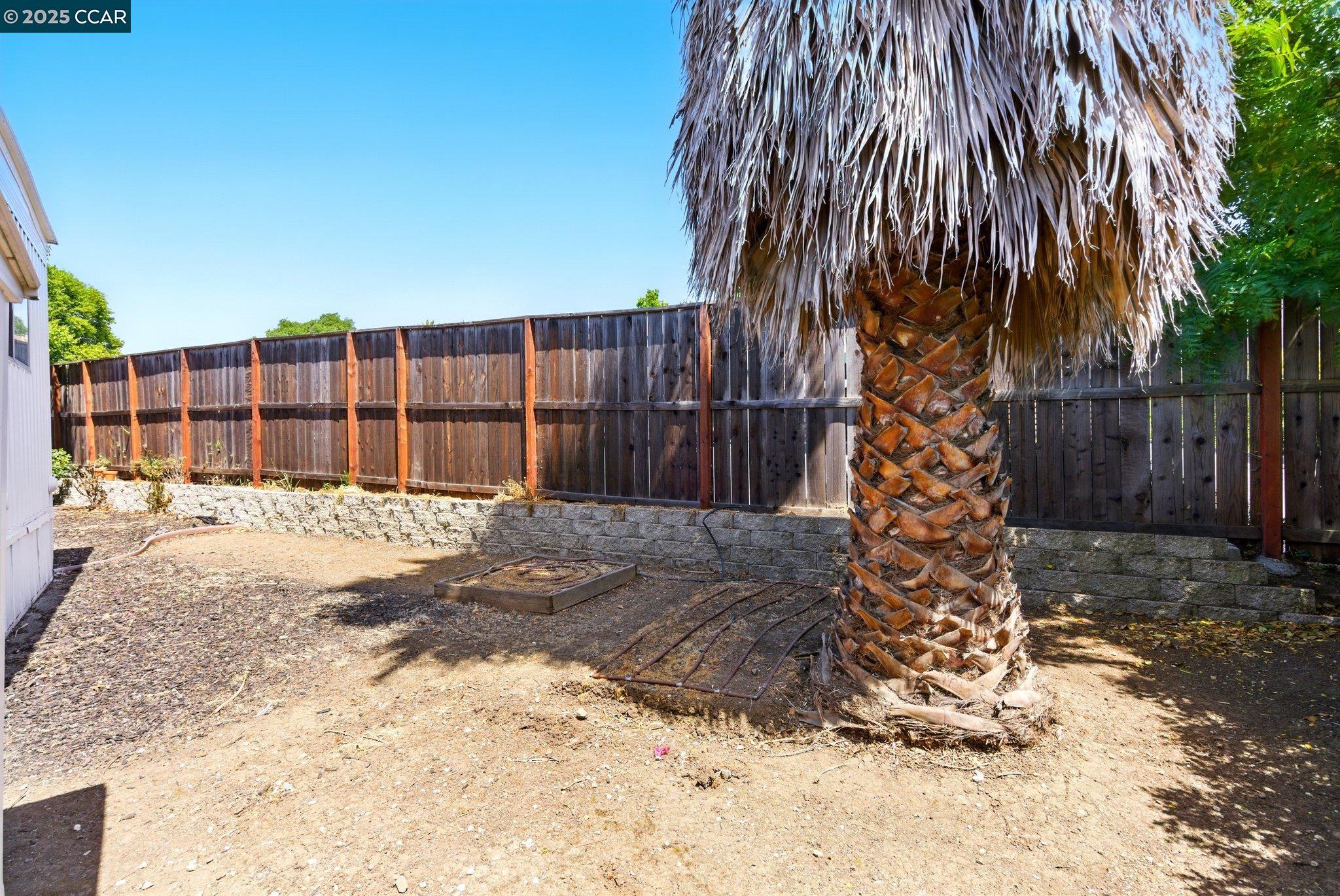 Detail Gallery Image 27 of 33 For 83 a Street, Concord,  CA 94520 - 2 Beds | 2 Baths