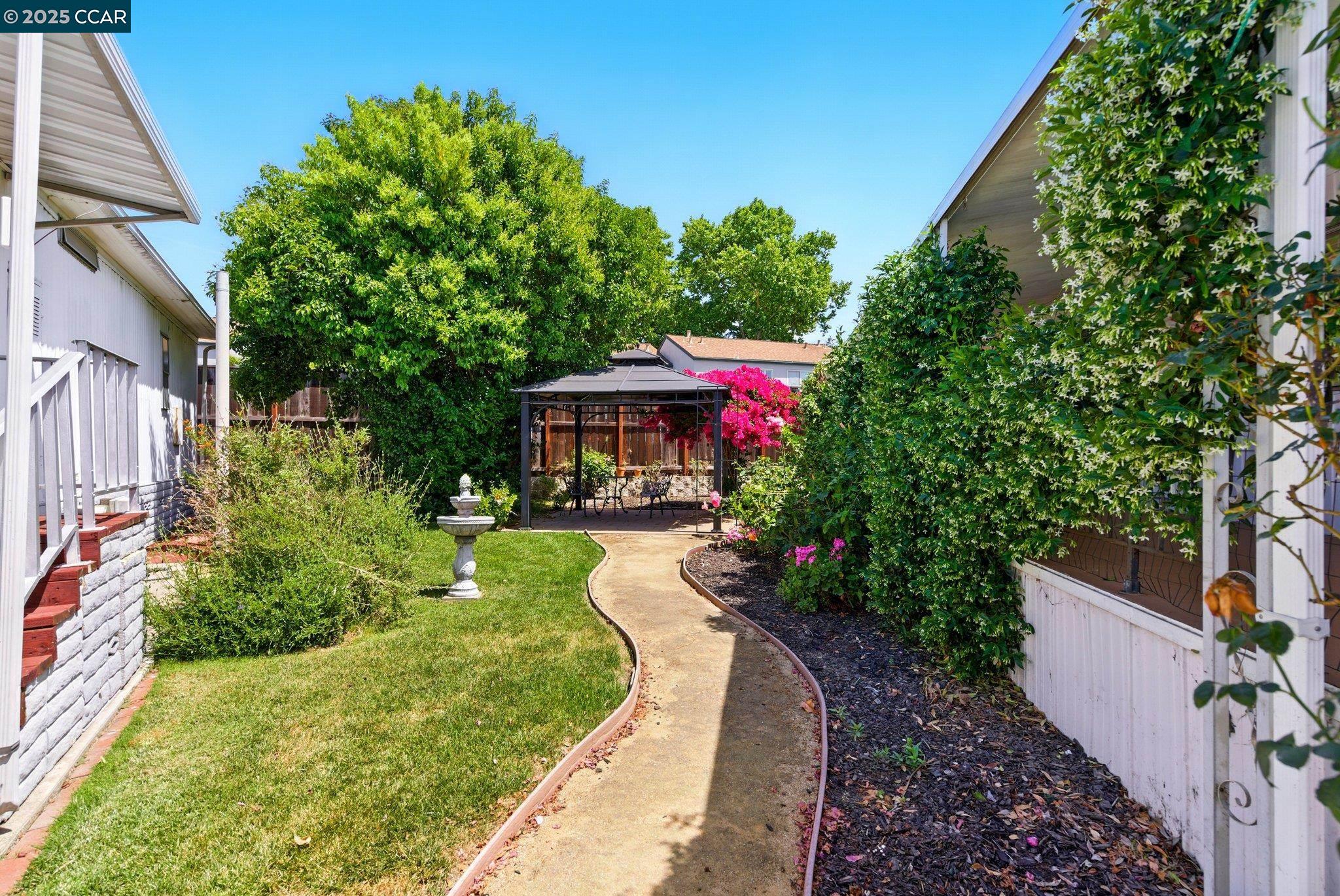 Detail Gallery Image 31 of 33 For 83 a Street, Concord,  CA 94520 - 2 Beds | 2 Baths