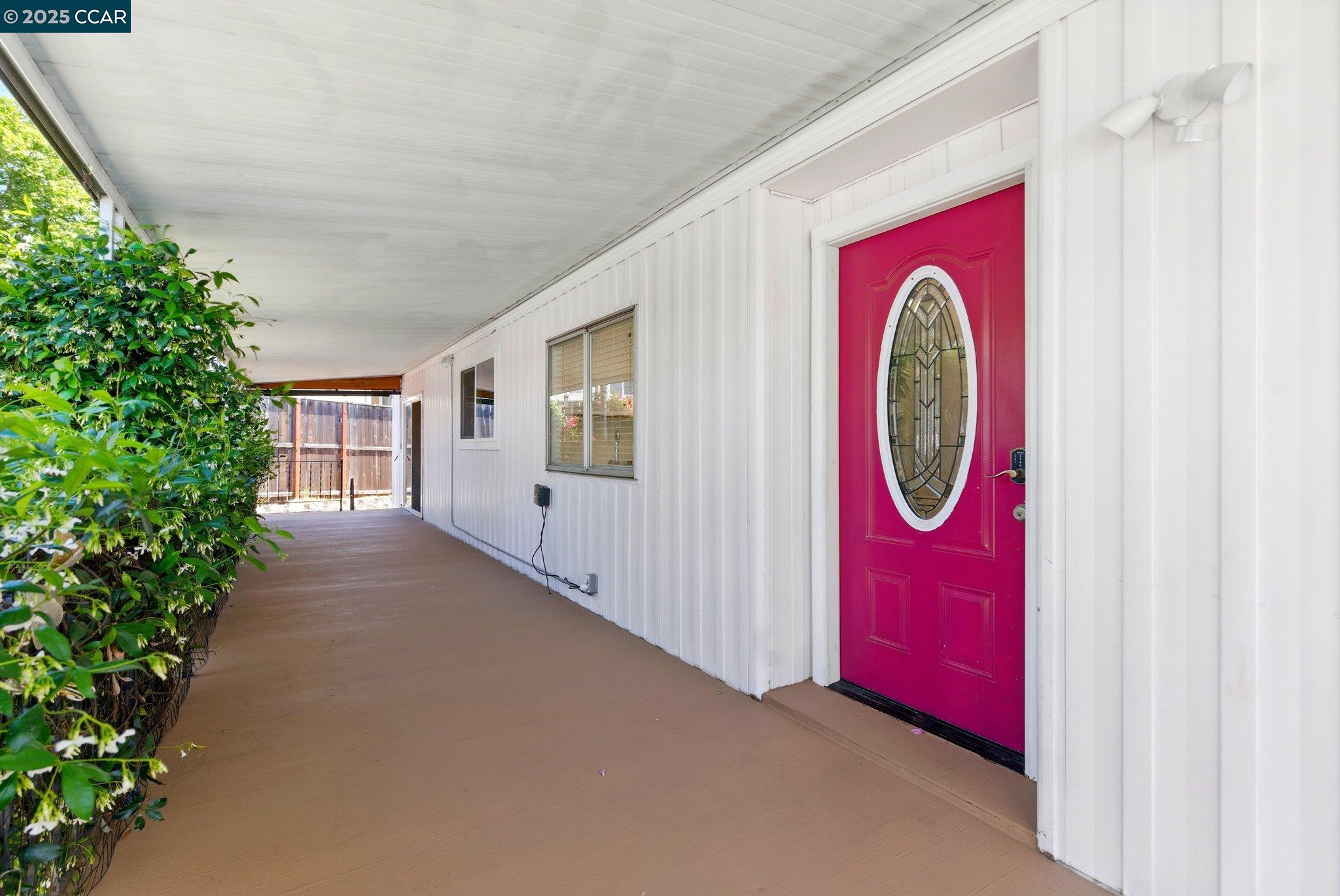 Detail Gallery Image 6 of 33 For 83 a Street, Concord,  CA 94520 - 2 Beds | 2 Baths