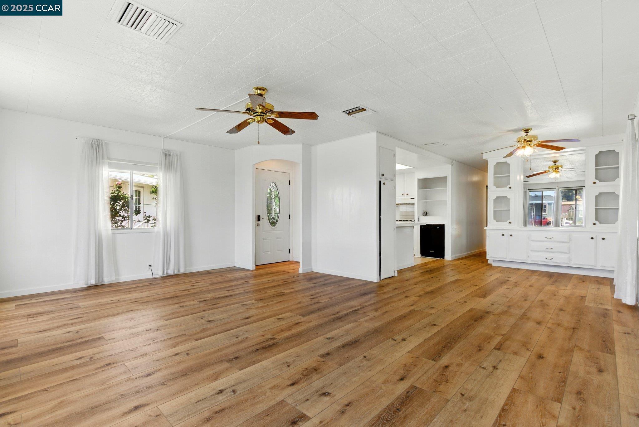 Detail Gallery Image 10 of 33 For 83 a Street, Concord,  CA 94520 - 2 Beds | 2 Baths