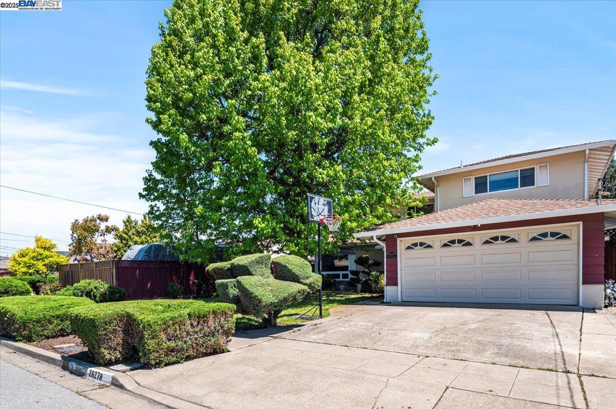 Detail Gallery Image 1 of 1 For 26278 Danforth Ln, Hayward,  CA 94545 - 6 Beds | 3 Baths