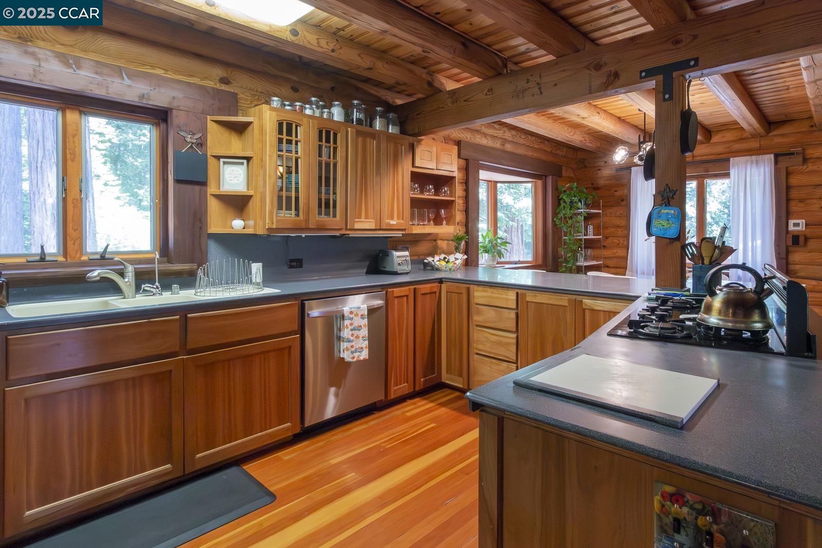Detail Gallery Image 9 of 53 For 28581 Navarro Ridge Road, Albion,  CA 95410 - 3 Beds | 2 Baths