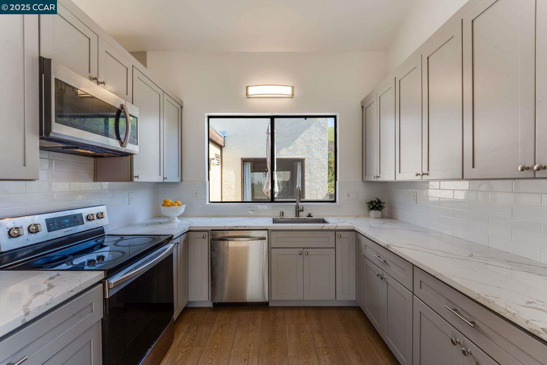 Photo #8: 41095397 Listing: Photo #8