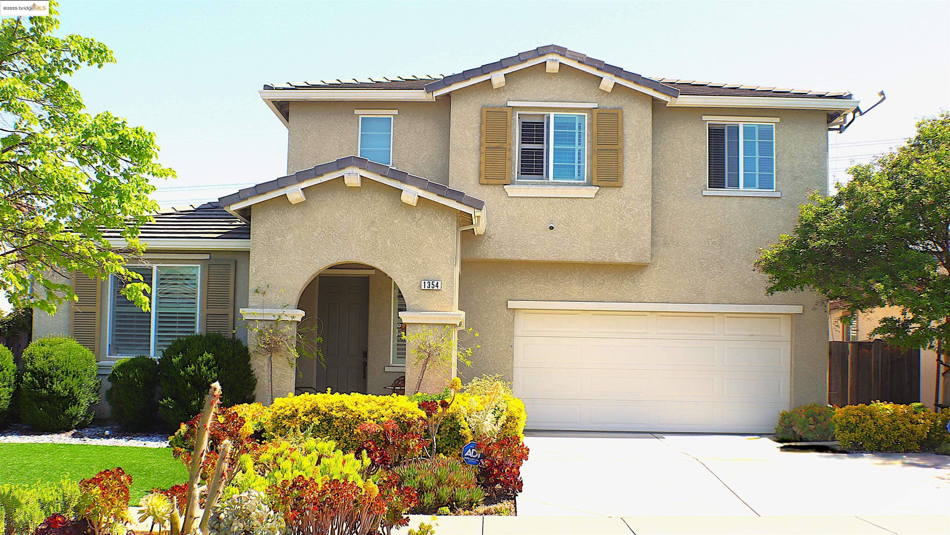 Detail Gallery Image 1 of 54 For 1354 Maple Dr, Oakley,  CA 94561 - 4 Beds | 3/1 Baths