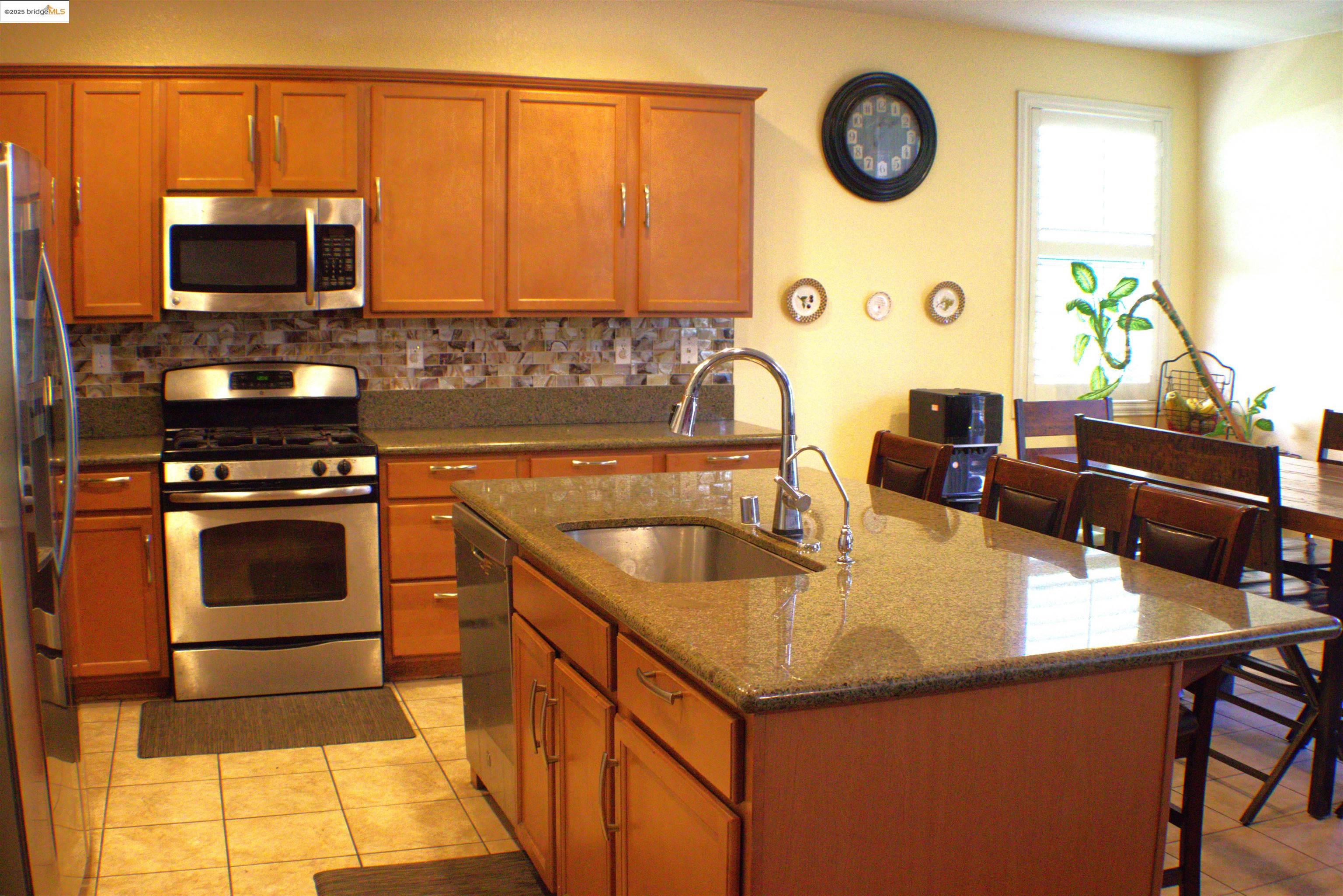 Detail Gallery Image 11 of 54 For 1354 Maple Dr, Oakley,  CA 94561 - 4 Beds | 3/1 Baths