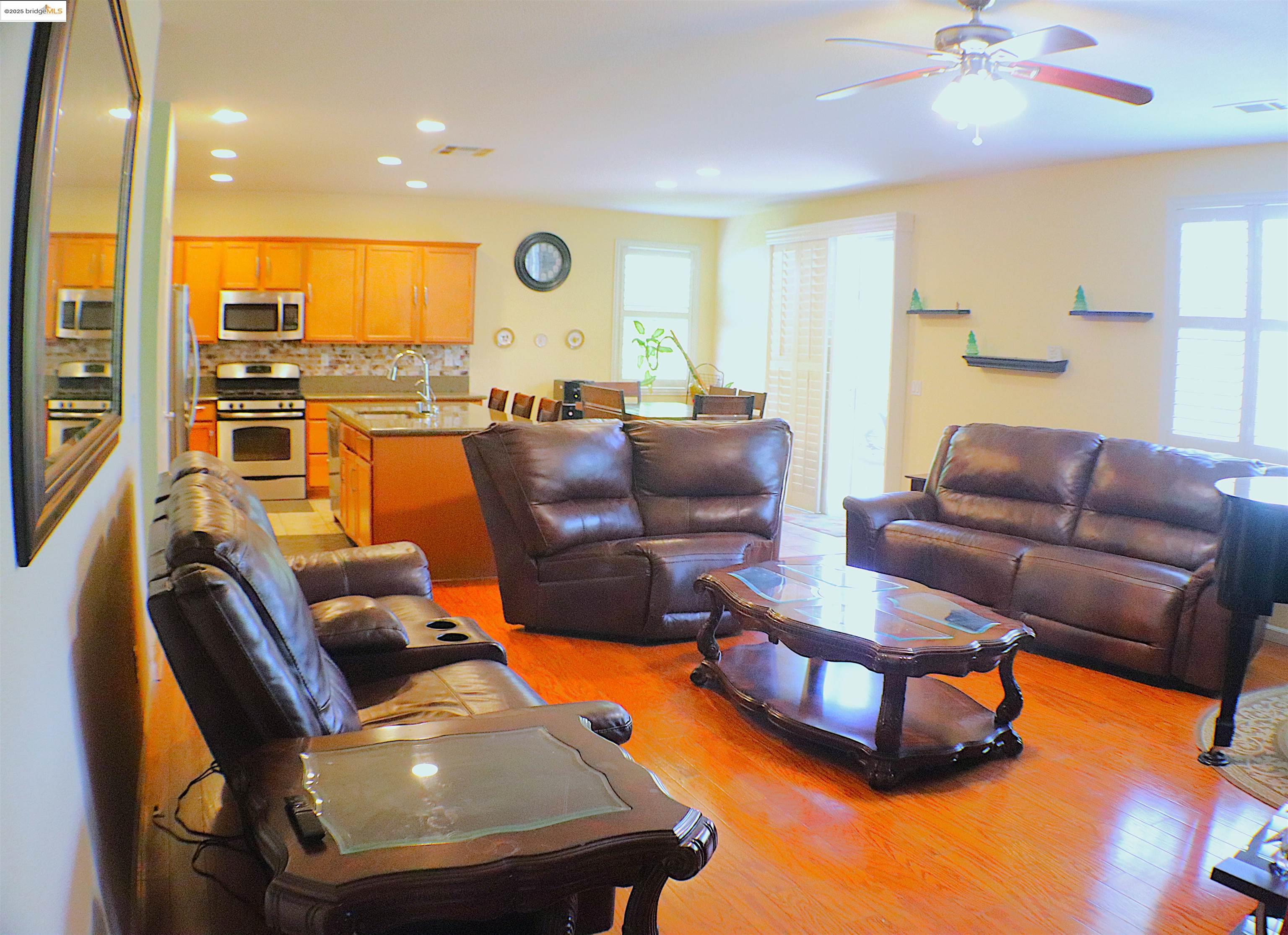 Detail Gallery Image 13 of 54 For 1354 Maple Dr, Oakley,  CA 94561 - 4 Beds | 3/1 Baths
