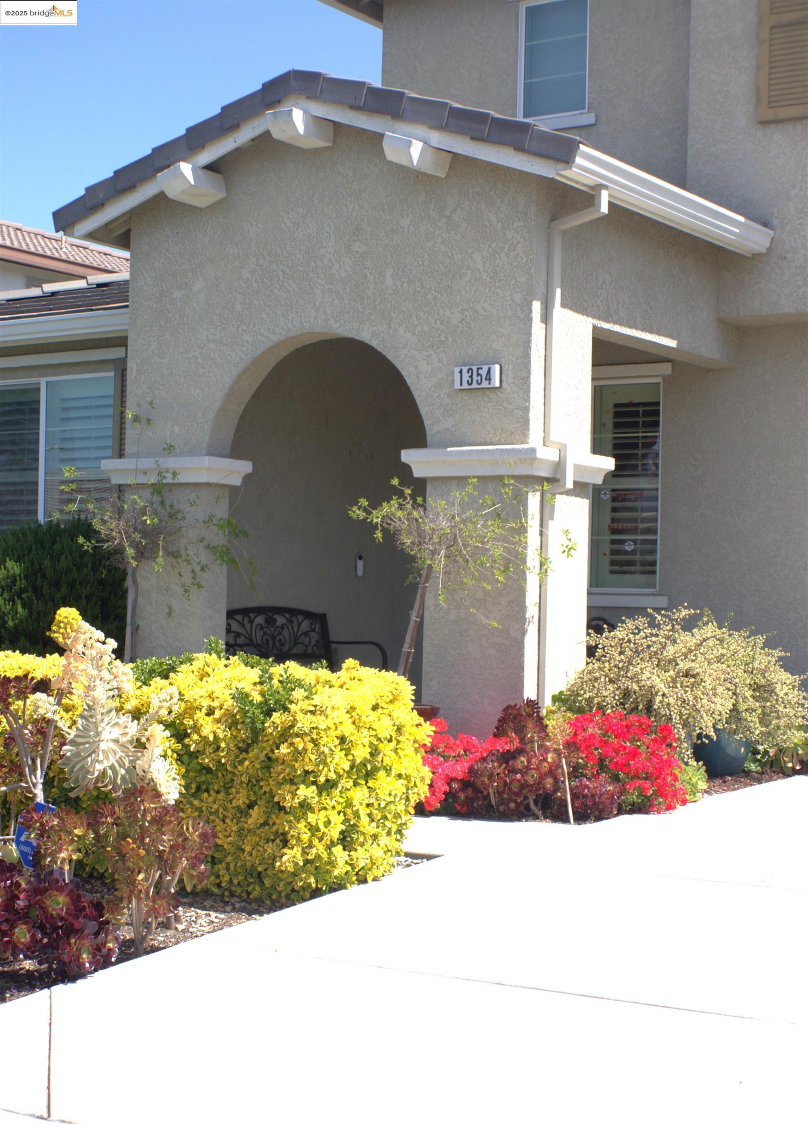 Detail Gallery Image 4 of 54 For 1354 Maple Dr, Oakley,  CA 94561 - 4 Beds | 3/1 Baths