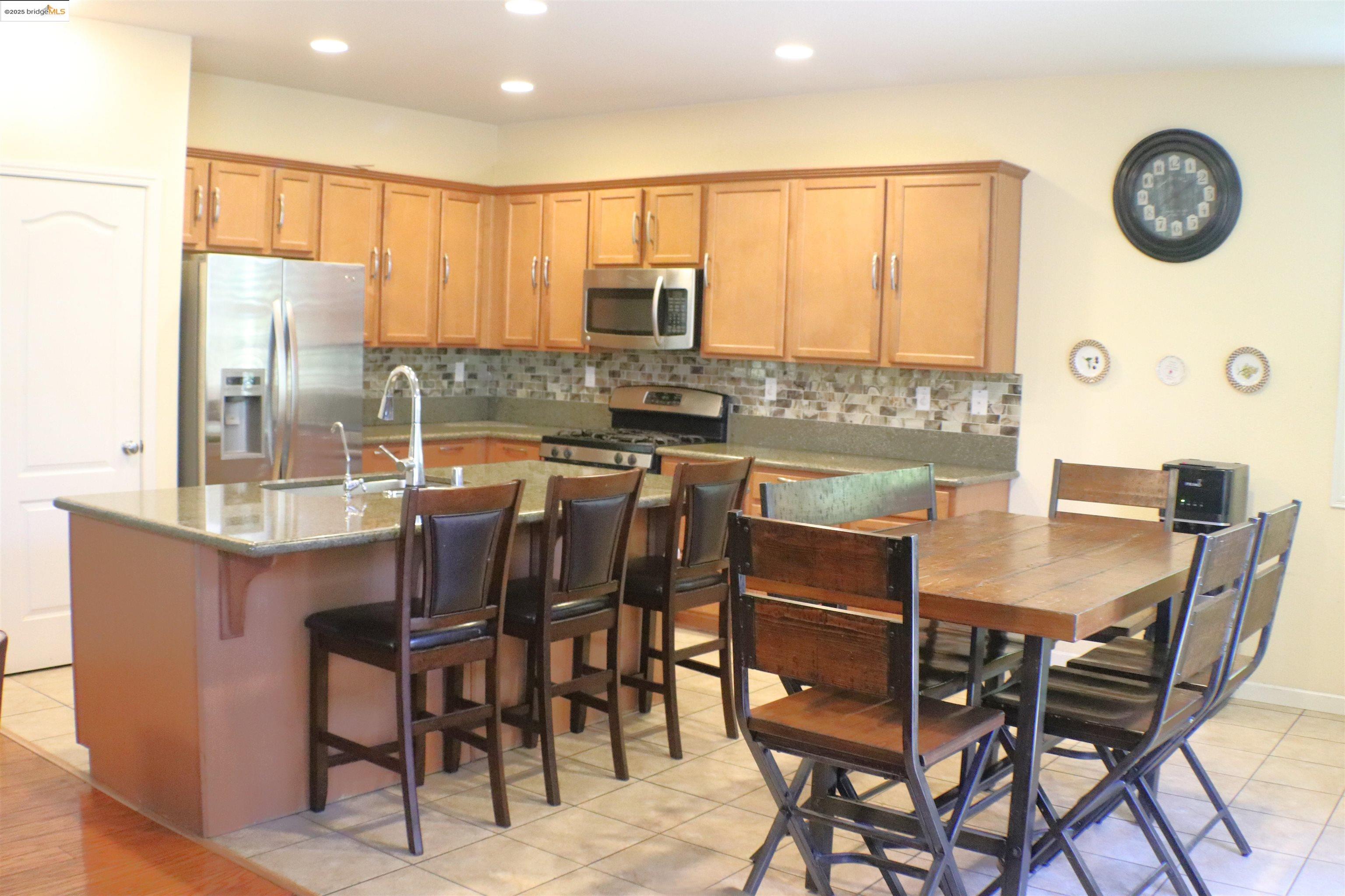 Detail Gallery Image 7 of 54 For 1354 Maple Dr, Oakley,  CA 94561 - 4 Beds | 3/1 Baths