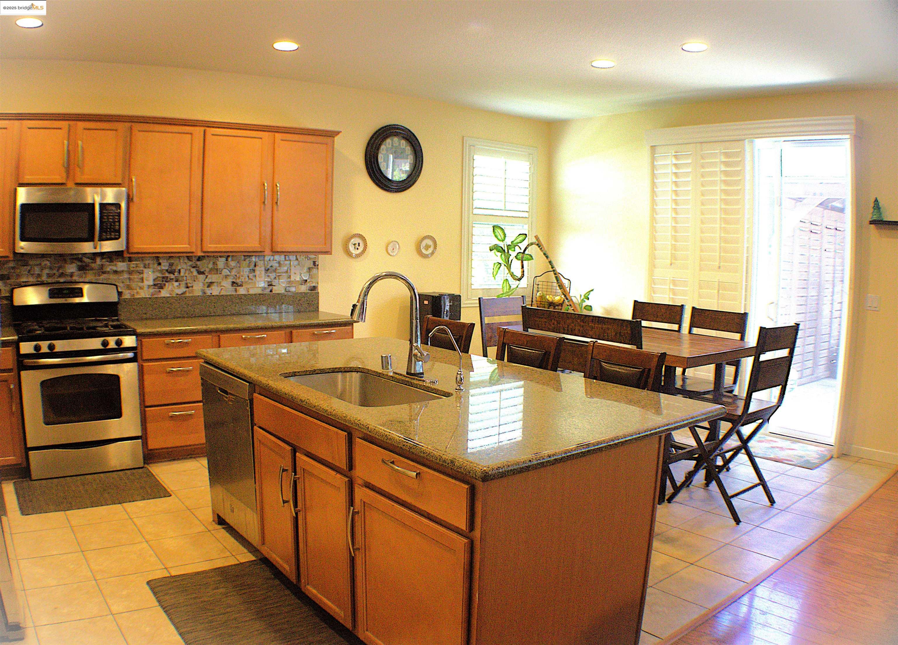 Detail Gallery Image 9 of 54 For 1354 Maple Dr, Oakley,  CA 94561 - 4 Beds | 3/1 Baths