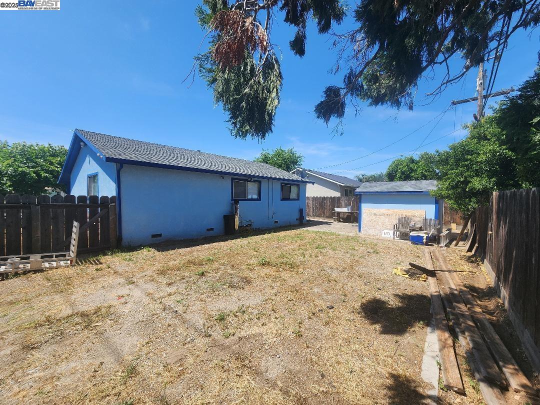 Detail Gallery Image 10 of 11 For 406 Elm, Manteca,  CA 95336 - 3 Beds | 1 Baths