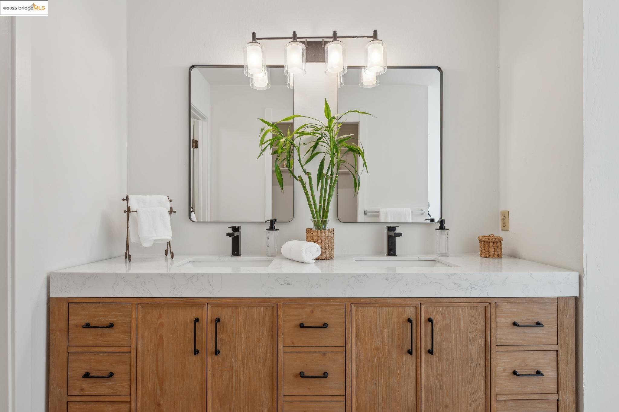 Detail Gallery Image 32 of 56 For 742 Wesley Way 3e,  Oakland,  CA 94610 - 2 Beds | 2 Baths