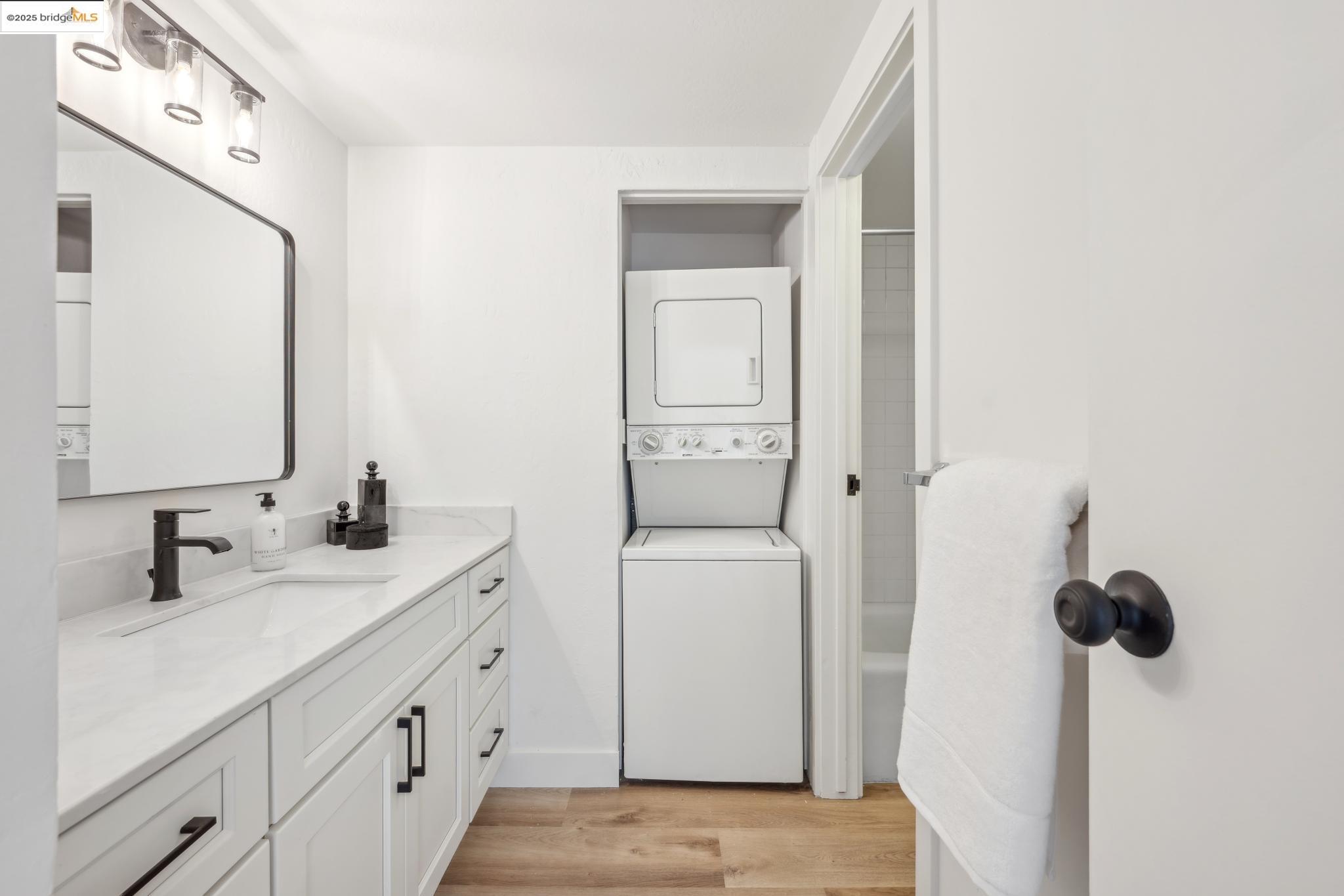 Detail Gallery Image 45 of 56 For 742 Wesley Way 3e,  Oakland,  CA 94610 - 2 Beds | 2 Baths