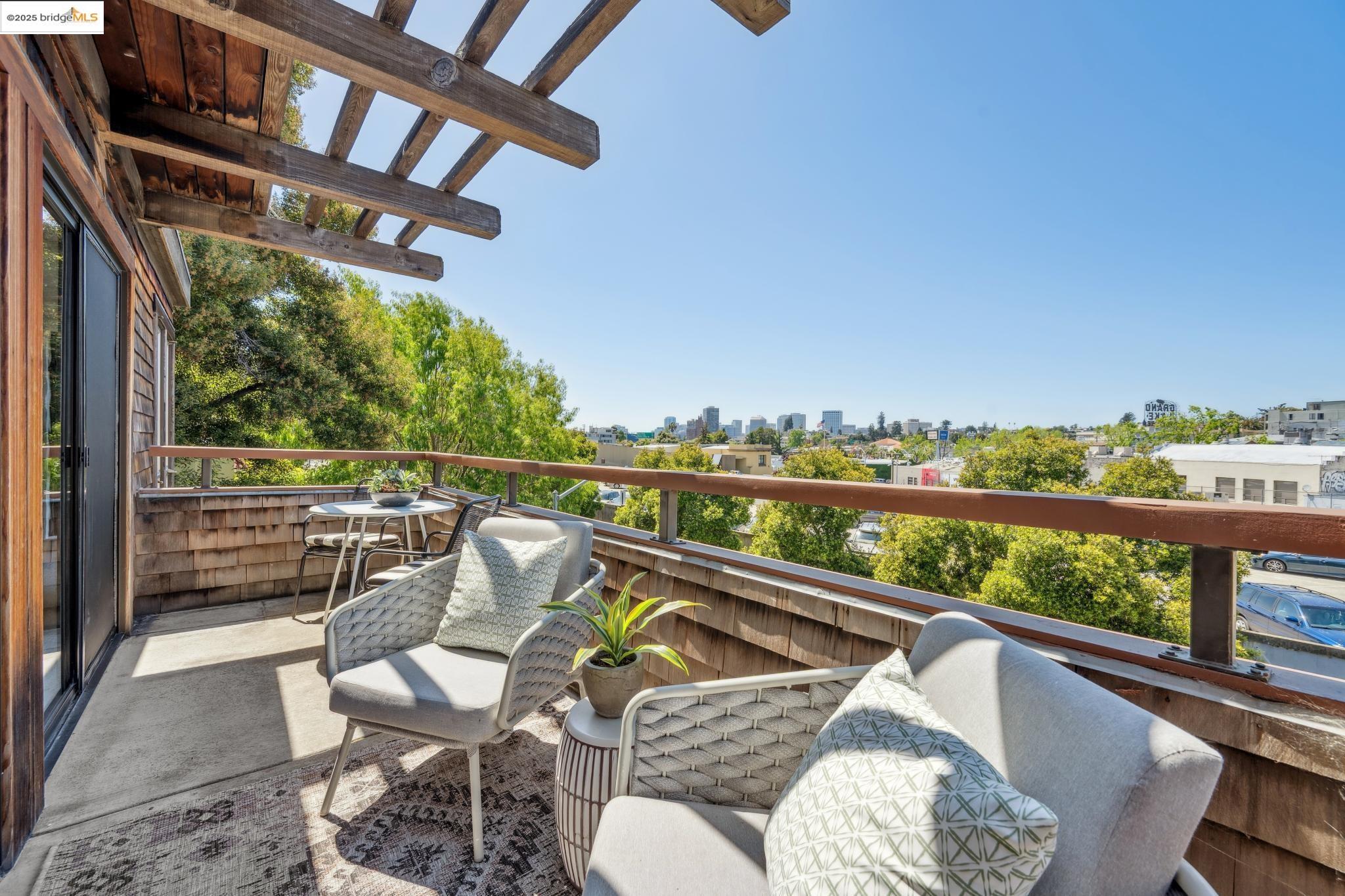 Detail Gallery Image 48 of 56 For 742 Wesley Way 3e,  Oakland,  CA 94610 - 2 Beds | 2 Baths