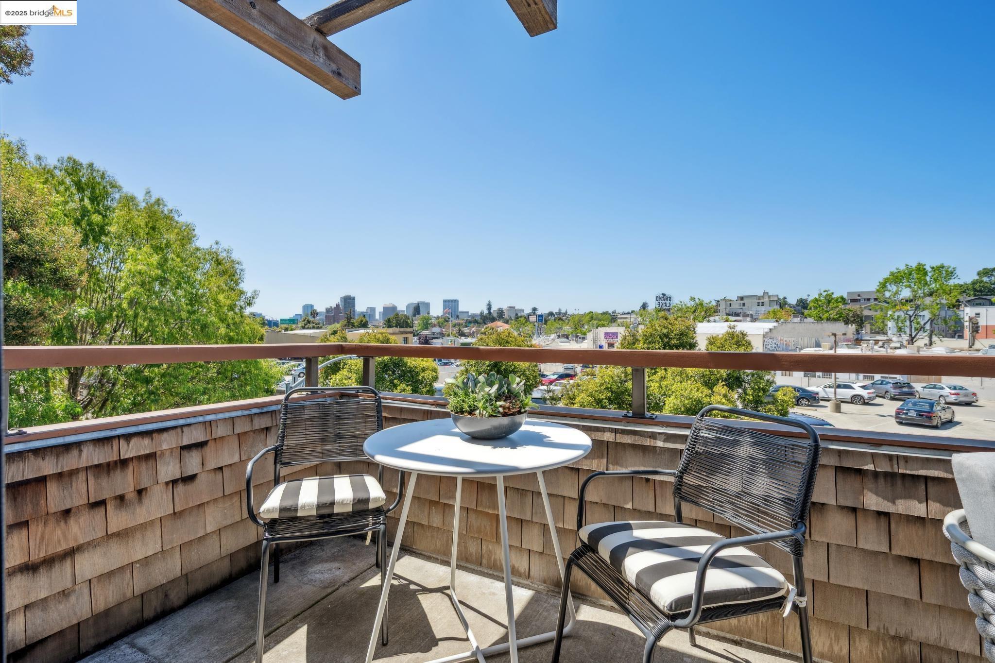 Detail Gallery Image 49 of 56 For 742 Wesley Way 3e,  Oakland,  CA 94610 - 2 Beds | 2 Baths