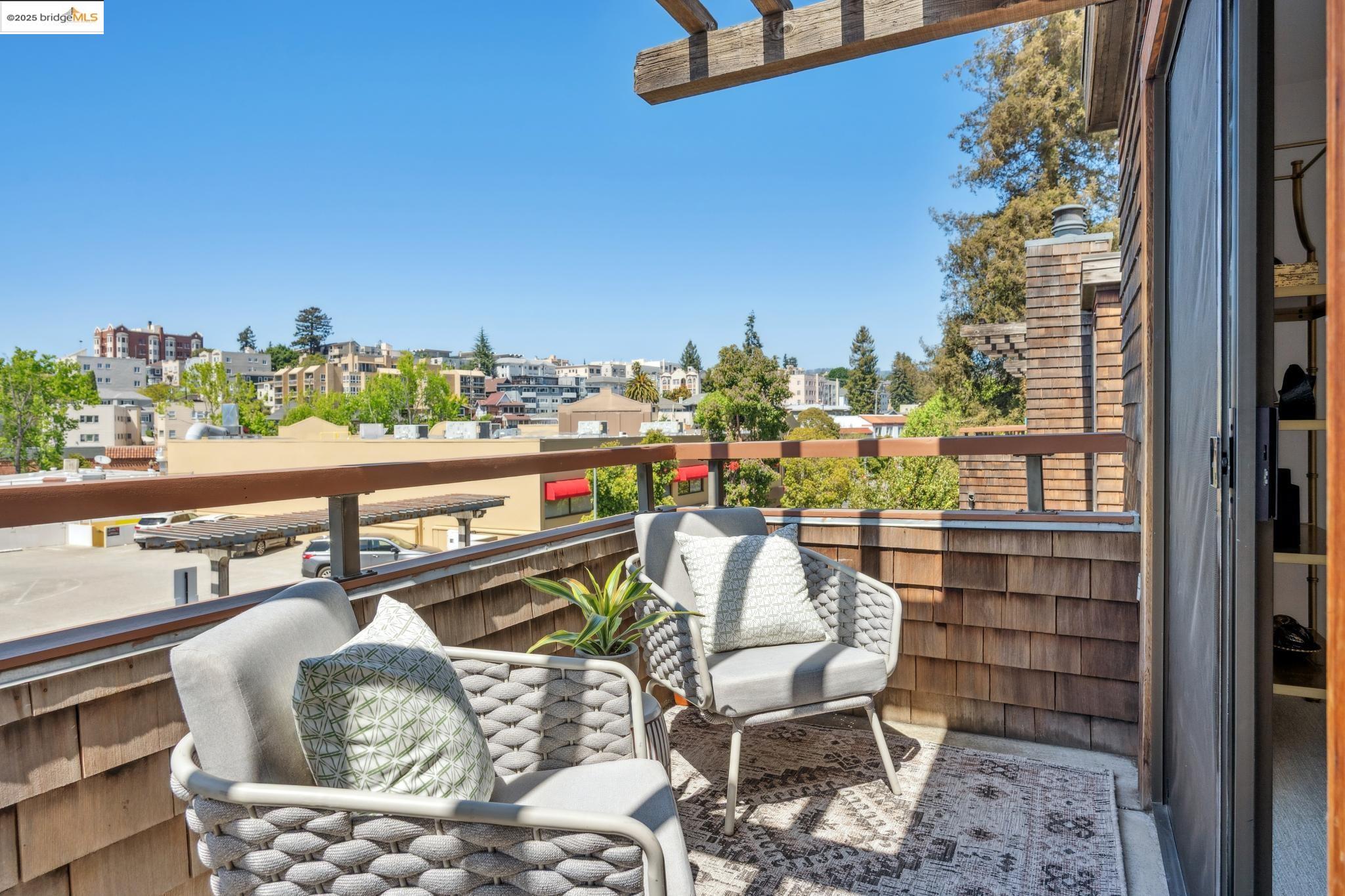 Detail Gallery Image 51 of 56 For 742 Wesley Way 3e,  Oakland,  CA 94610 - 2 Beds | 2 Baths