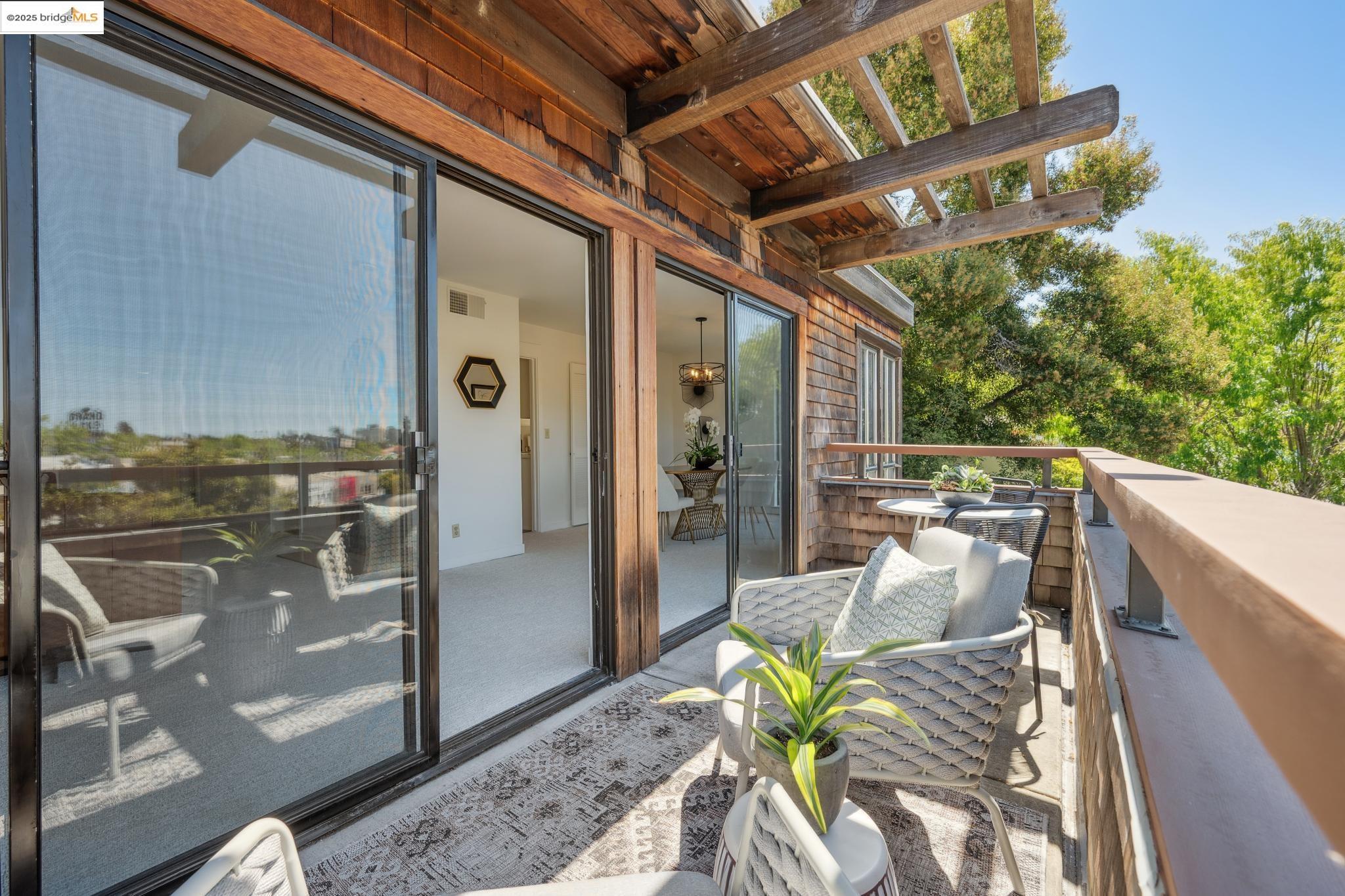 Detail Gallery Image 52 of 56 For 742 Wesley Way 3e,  Oakland,  CA 94610 - 2 Beds | 2 Baths