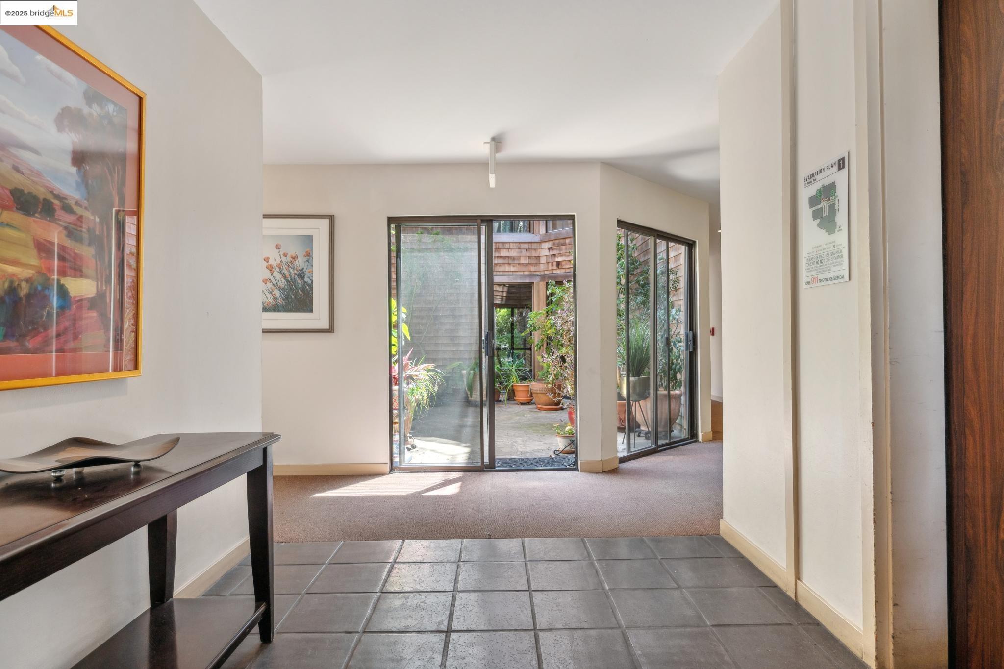 Detail Gallery Image 5 of 56 For 742 Wesley Way 3e,  Oakland,  CA 94610 - 2 Beds | 2 Baths
