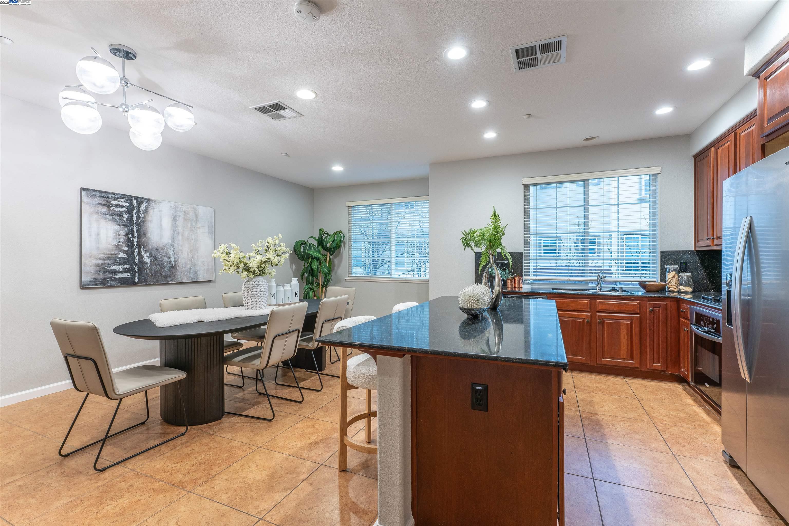 Detail Gallery Image 13 of 35 For 1070 Tourmaline Ter, Union City,  CA 94587 - 3 Beds | 2/1 Baths