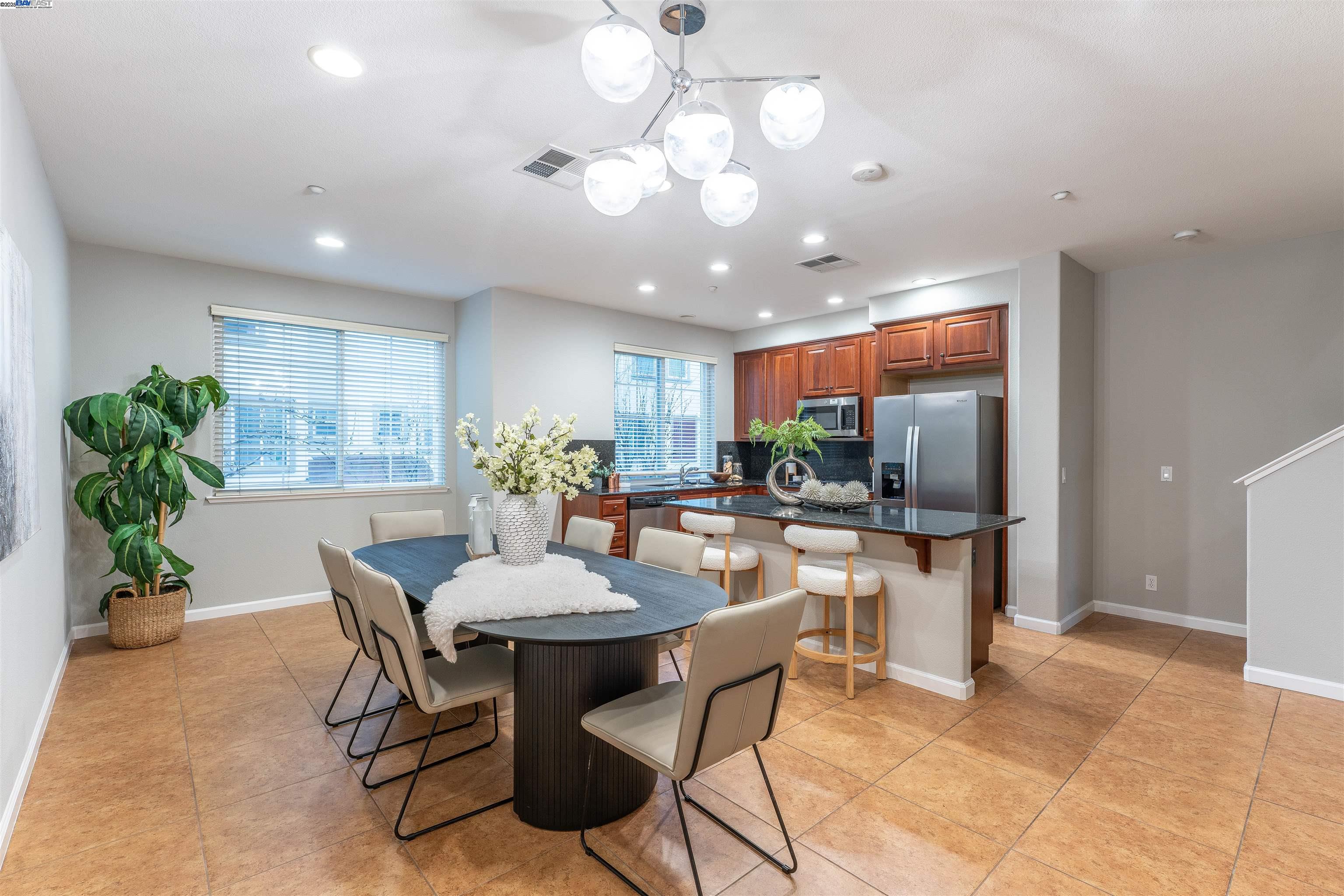 Detail Gallery Image 14 of 35 For 1070 Tourmaline Ter, Union City,  CA 94587 - 3 Beds | 2/1 Baths