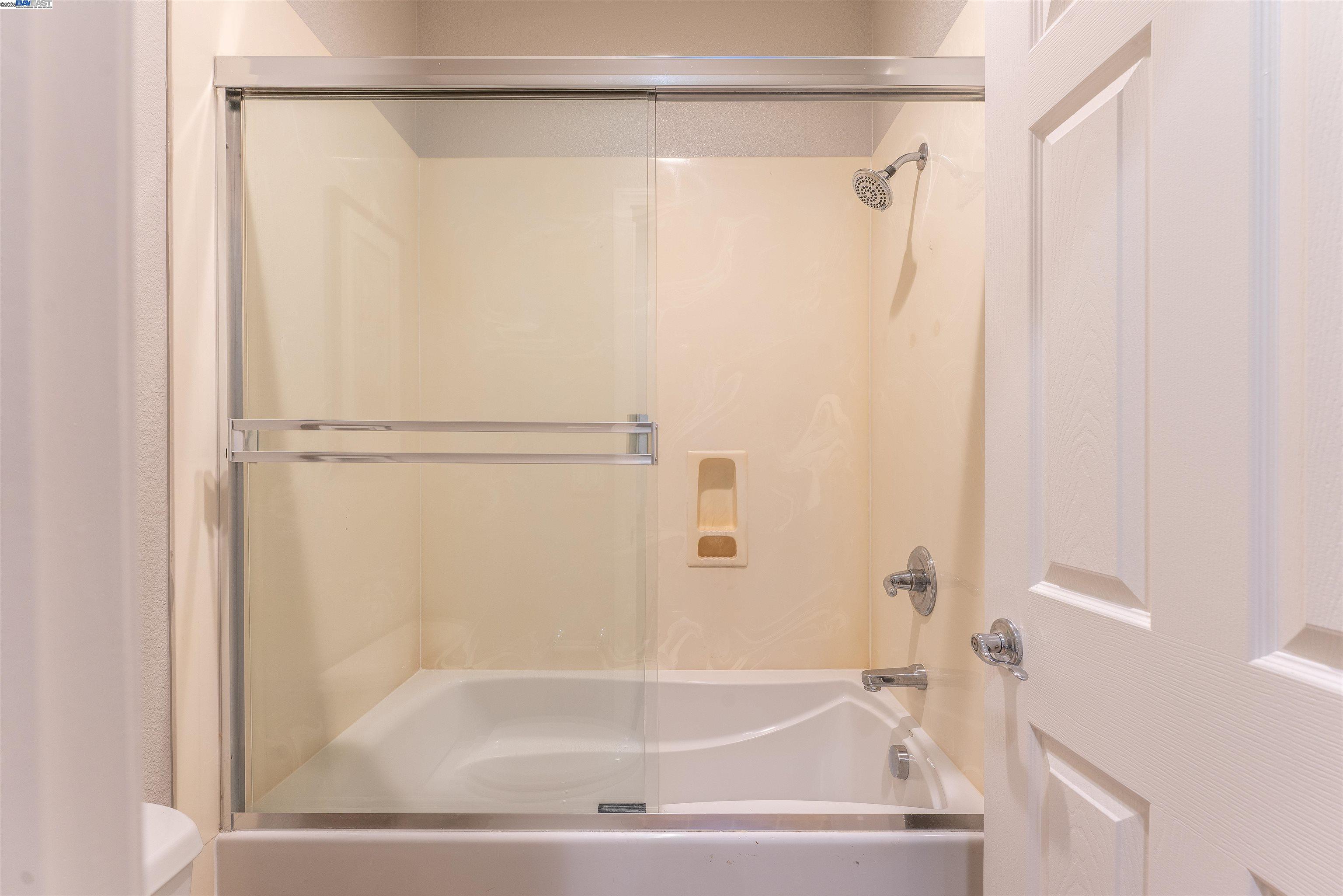 Detail Gallery Image 20 of 35 For 1070 Tourmaline Ter, Union City,  CA 94587 - 3 Beds | 2/1 Baths