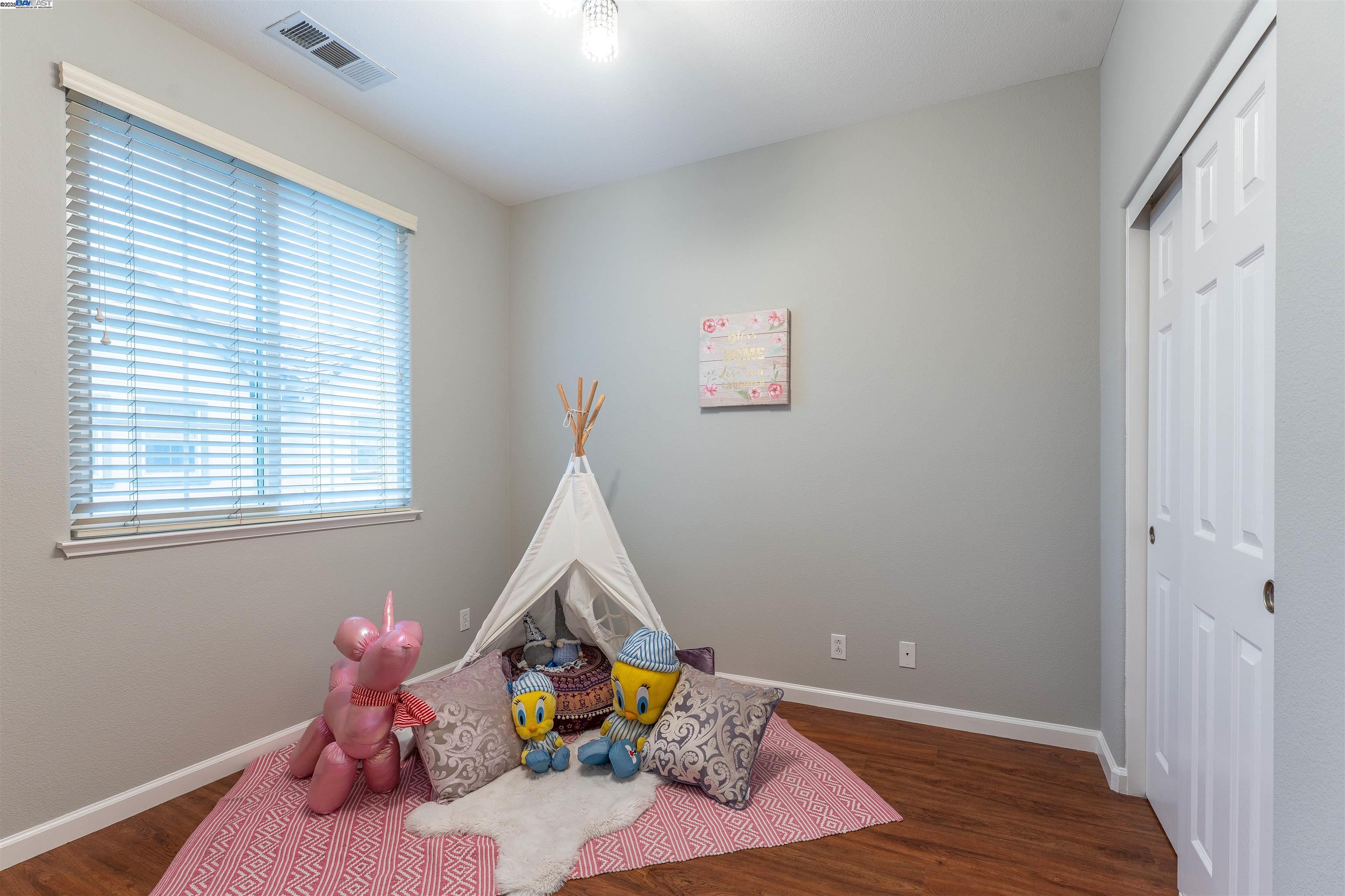 Detail Gallery Image 22 of 35 For 1070 Tourmaline Ter, Union City,  CA 94587 - 3 Beds | 2/1 Baths