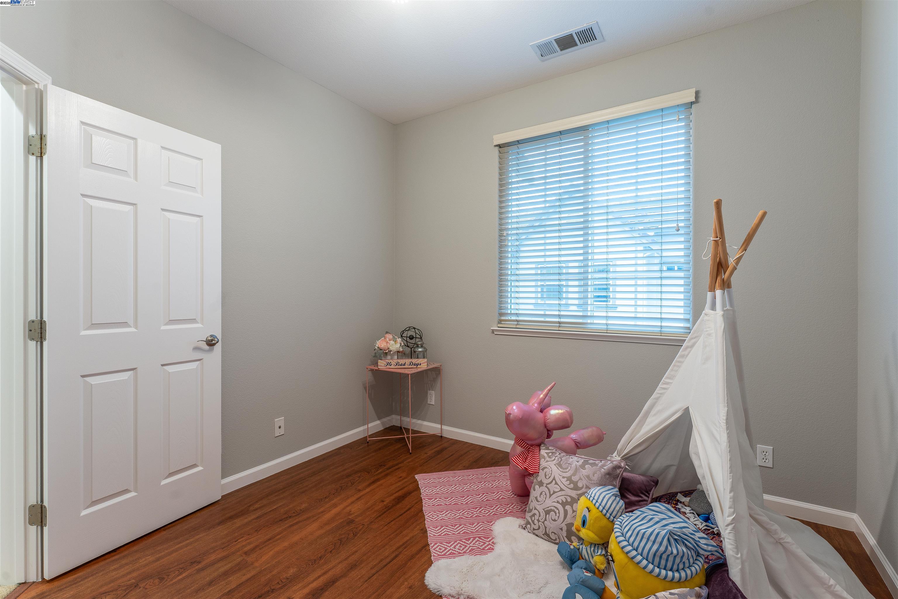 Detail Gallery Image 23 of 35 For 1070 Tourmaline Ter, Union City,  CA 94587 - 3 Beds | 2/1 Baths