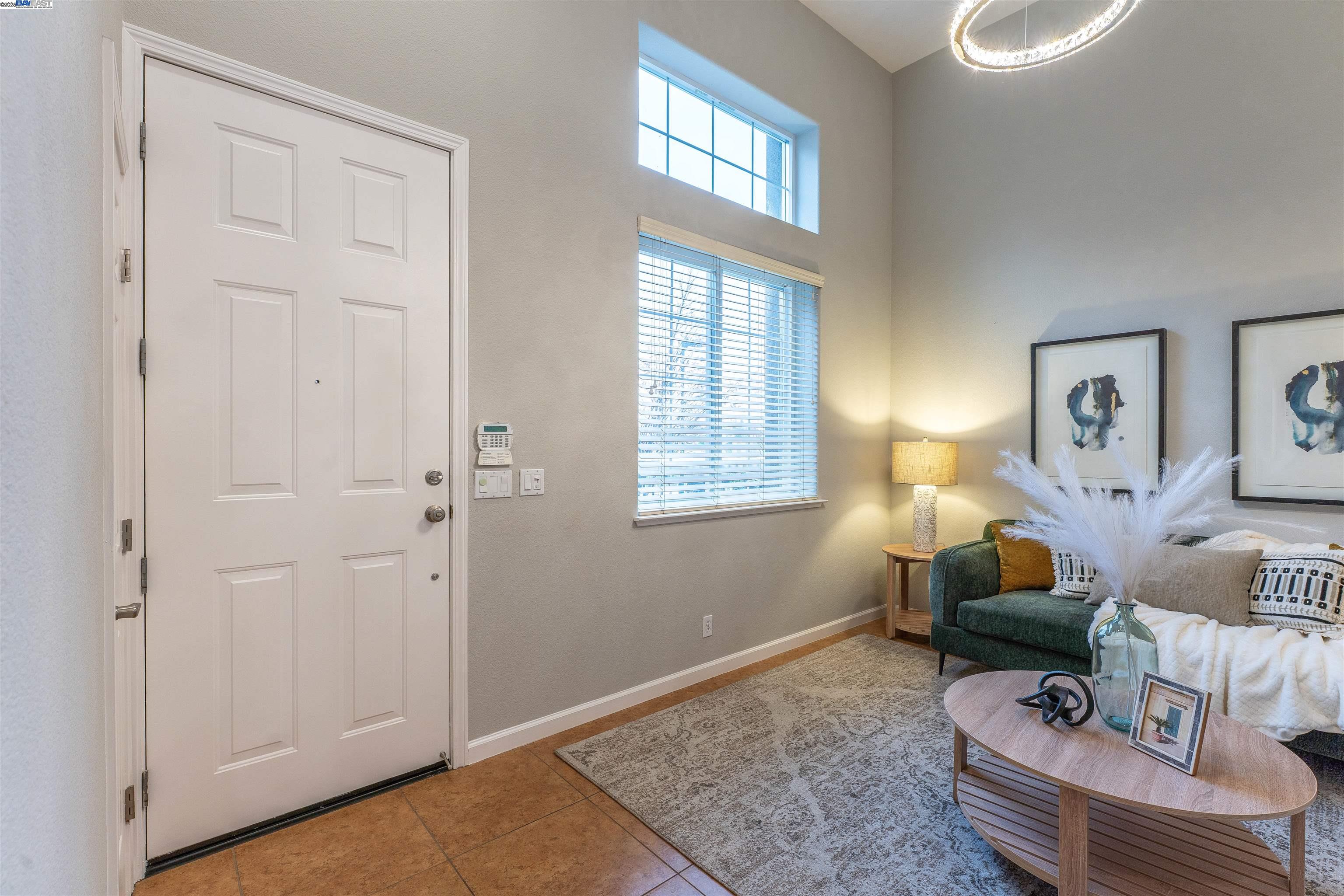 Detail Gallery Image 4 of 35 For 1070 Tourmaline Ter, Union City,  CA 94587 - 3 Beds | 2/1 Baths