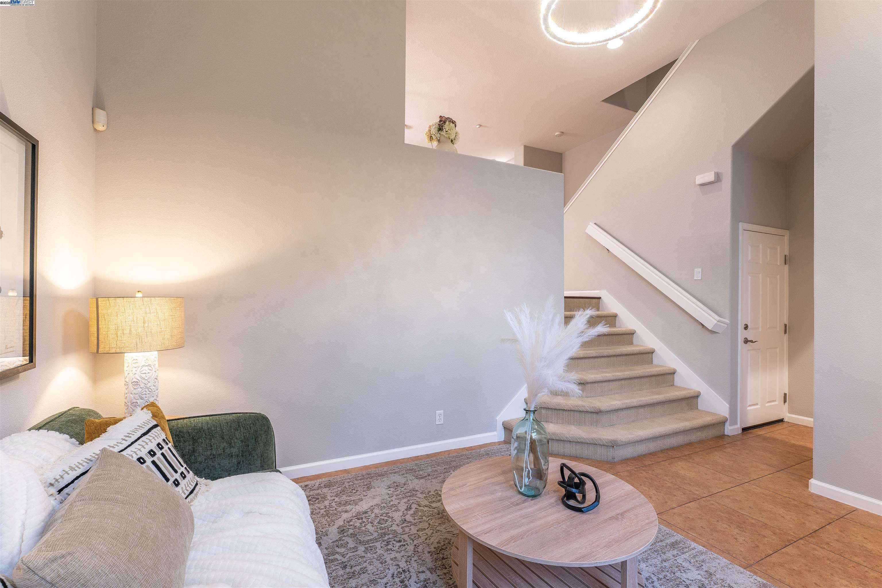 Detail Gallery Image 6 of 35 For 1070 Tourmaline Ter, Union City,  CA 94587 - 3 Beds | 2/1 Baths
