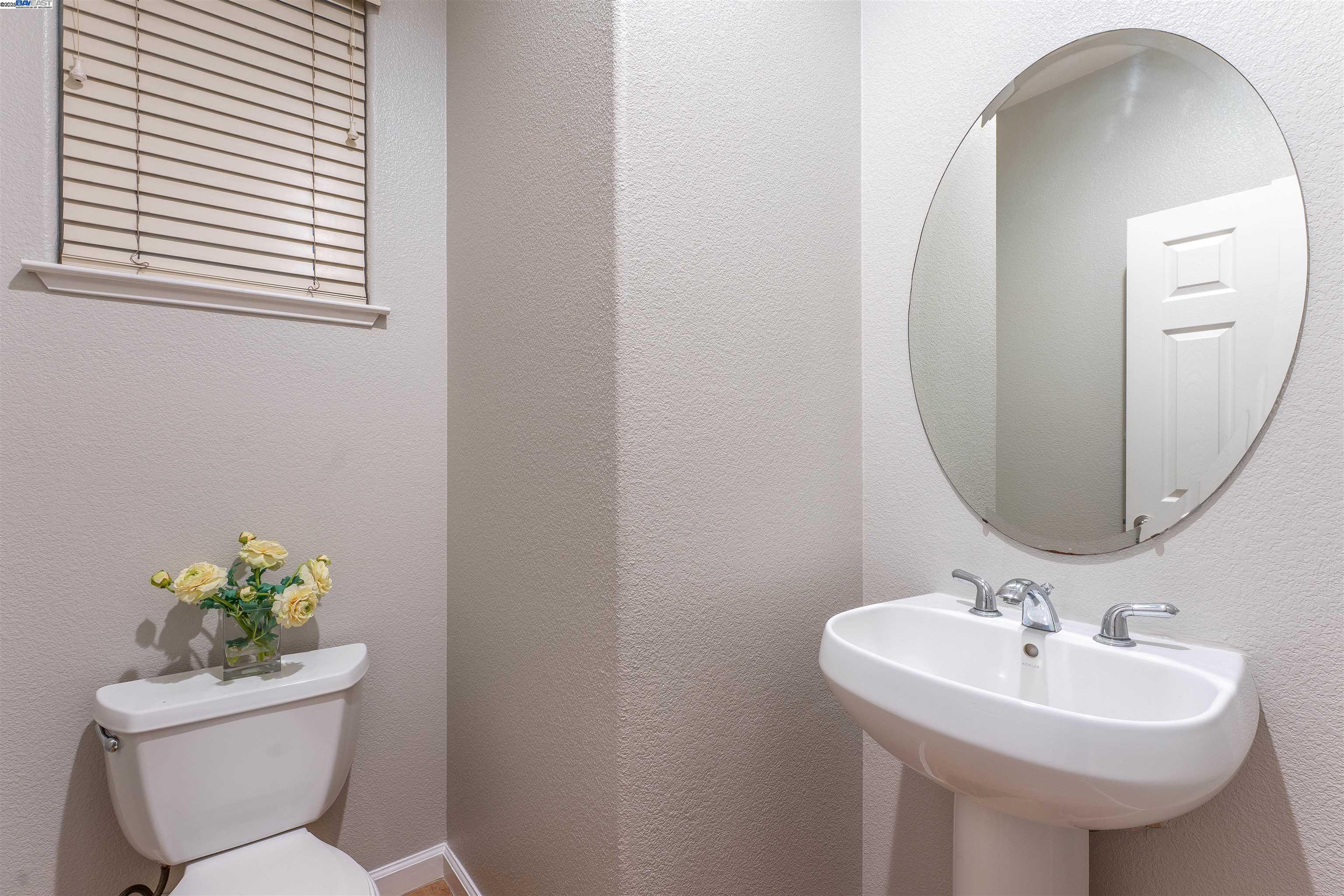 Detail Gallery Image 8 of 35 For 1070 Tourmaline Ter, Union City,  CA 94587 - 3 Beds | 2/1 Baths