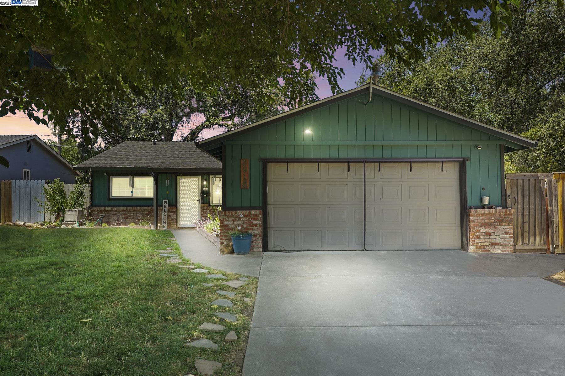 Thumbnail for 5913 Woodleigh Dr, Carmichael, CA 95608