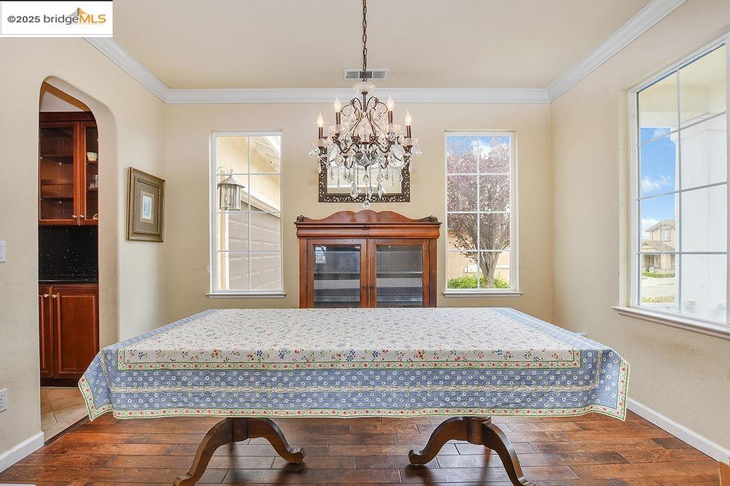 Detail Gallery Image 12 of 51 For 3103 Ursus Court, Antioch,  CA 94531-9352 - 5 Beds | 3/1 Baths