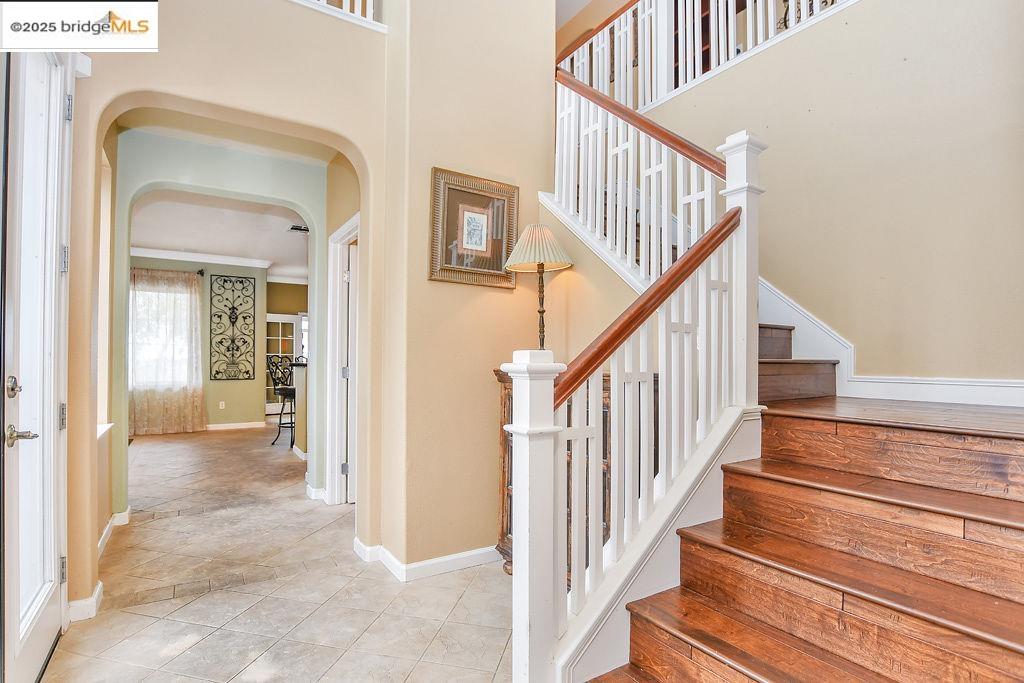 Detail Gallery Image 13 of 51 For 3103 Ursus Court, Antioch,  CA 94531-9352 - 5 Beds | 3/1 Baths