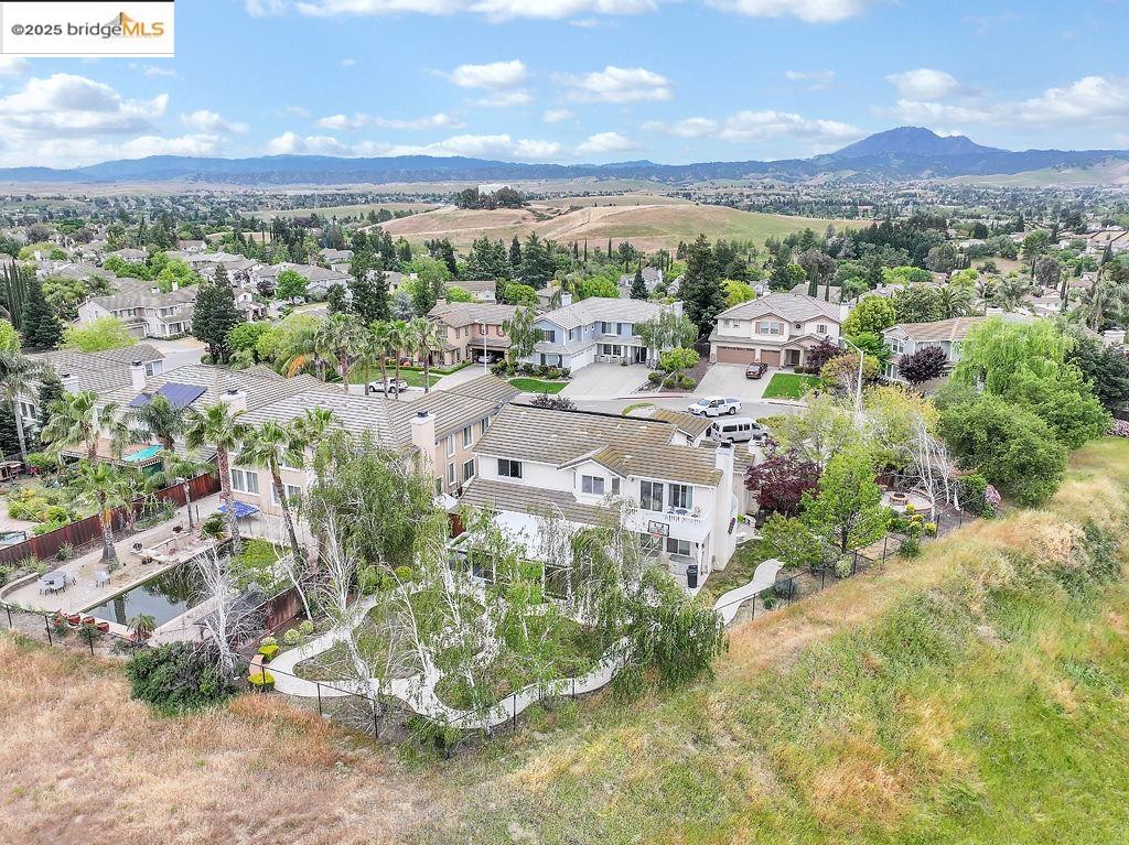 Detail Gallery Image 8 of 51 For 3103 Ursus Court, Antioch,  CA 94531-9352 - 5 Beds | 3/1 Baths
