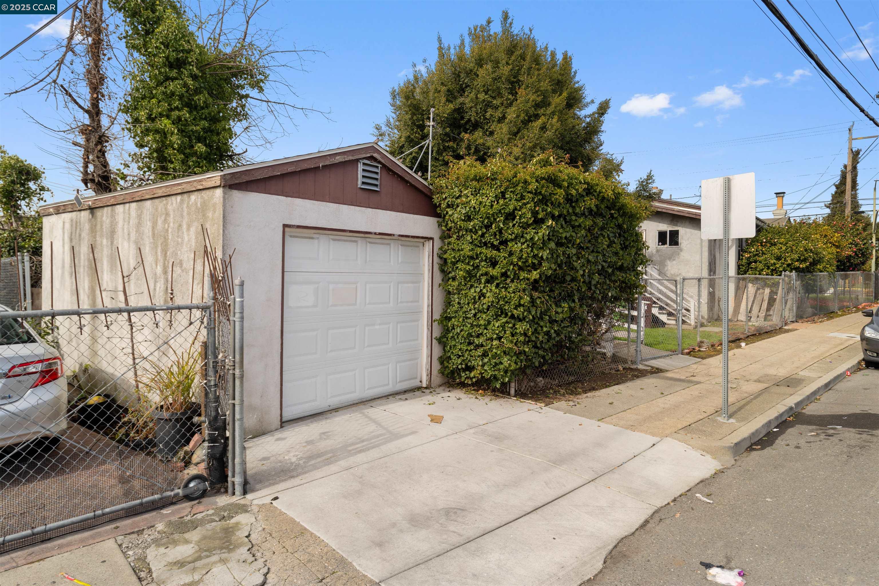 5145 Foothill Blvd, Oakland, California 94601, 2 Bedrooms Bedrooms, 4 Rooms Rooms,1 BathroomBathrooms,Residential,For Sale,5145 Foothill Blvd,41095415