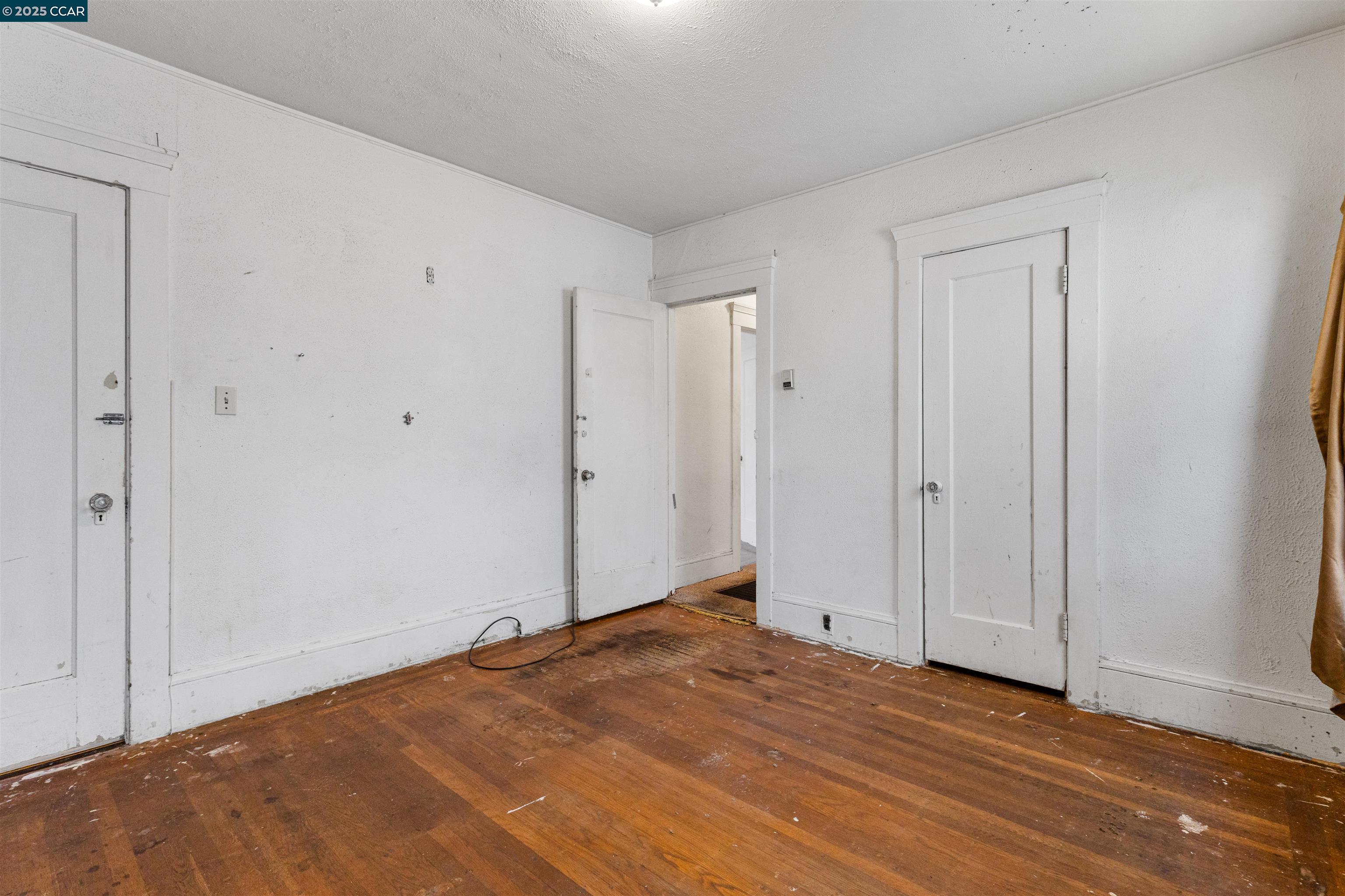 5145 Foothill Blvd, Oakland, California 94601, 2 Bedrooms Bedrooms, 4 Rooms Rooms,1 BathroomBathrooms,Residential,For Sale,5145 Foothill Blvd,41095415