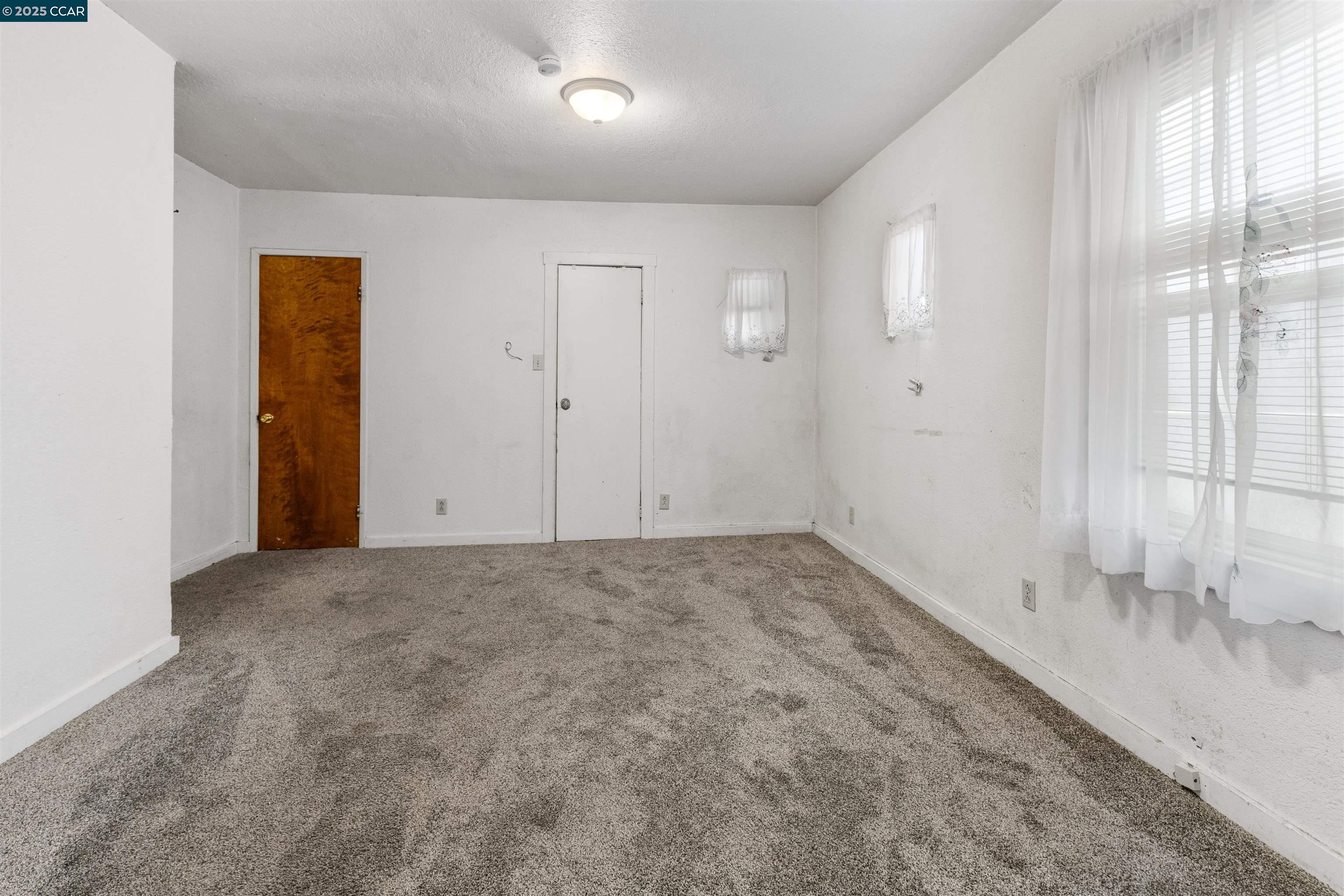 5145 Foothill Blvd, Oakland, California 94601, 2 Bedrooms Bedrooms, 4 Rooms Rooms,1 BathroomBathrooms,Residential,For Sale,5145 Foothill Blvd,41095415