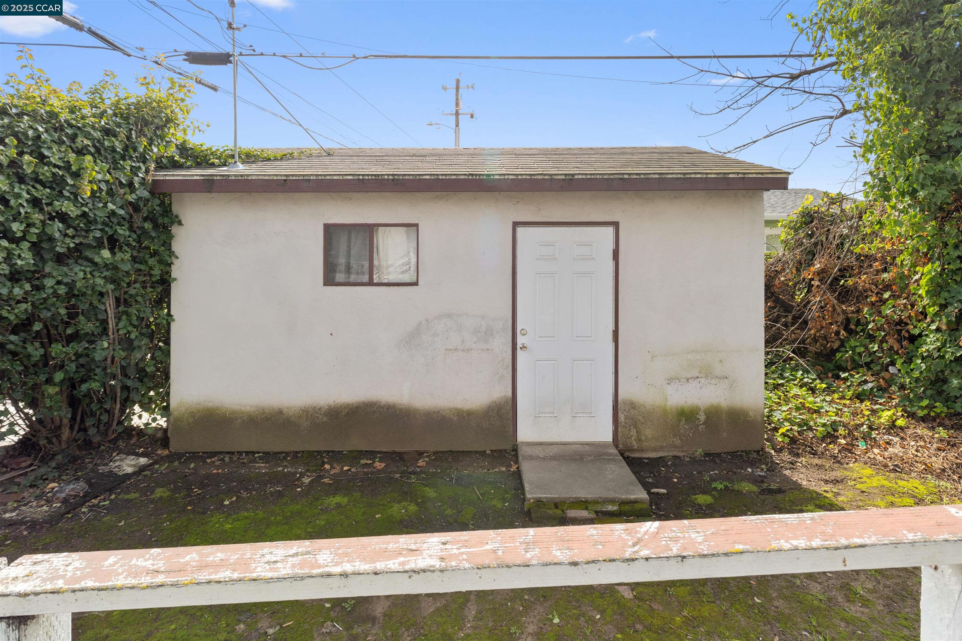 5145 Foothill Blvd, Oakland, California 94601, 2 Bedrooms Bedrooms, 4 Rooms Rooms,1 BathroomBathrooms,Residential,For Sale,5145 Foothill Blvd,41095415