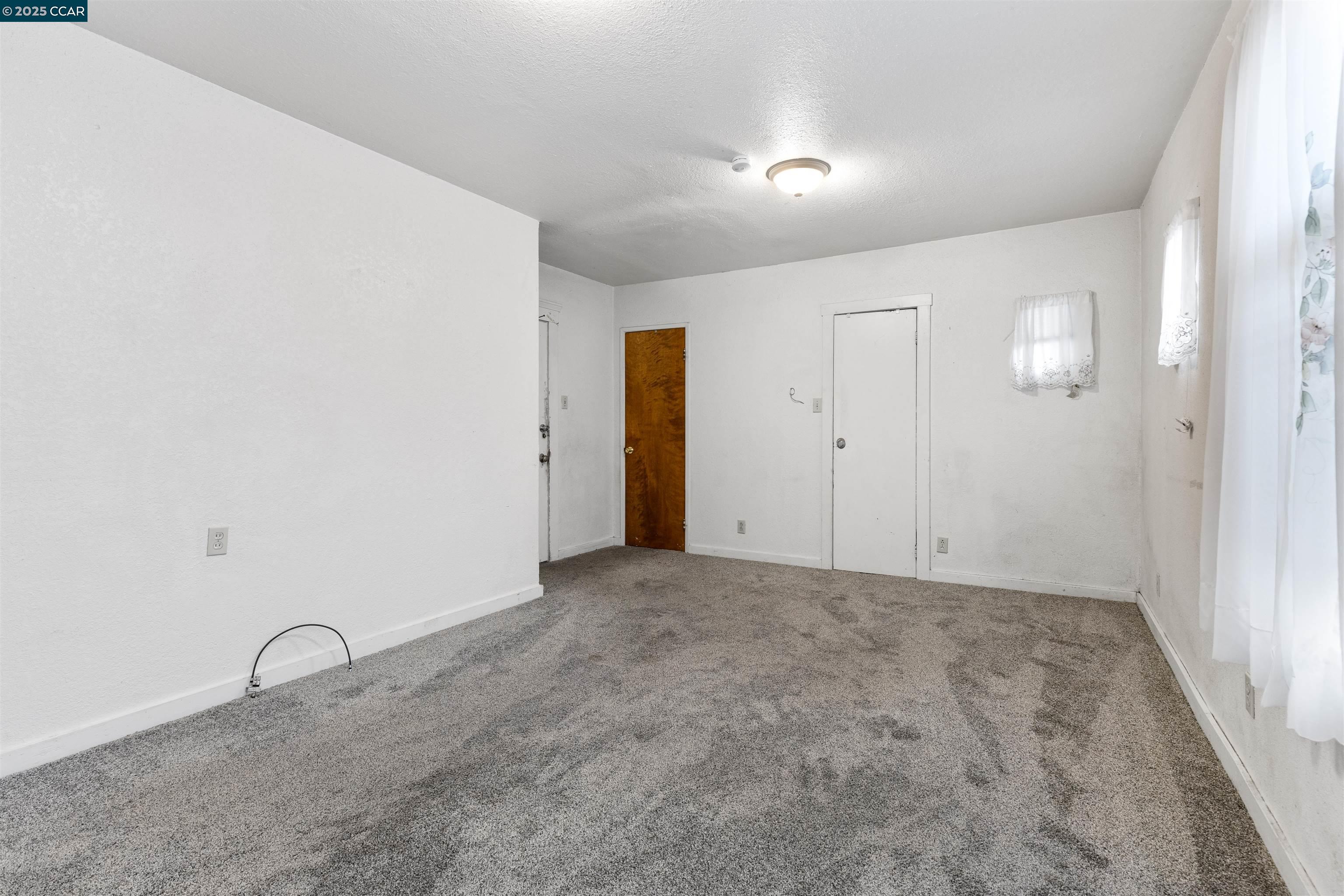 5145 Foothill Blvd, Oakland, California 94601, 2 Bedrooms Bedrooms, 4 Rooms Rooms,1 BathroomBathrooms,Residential,For Sale,5145 Foothill Blvd,41095415