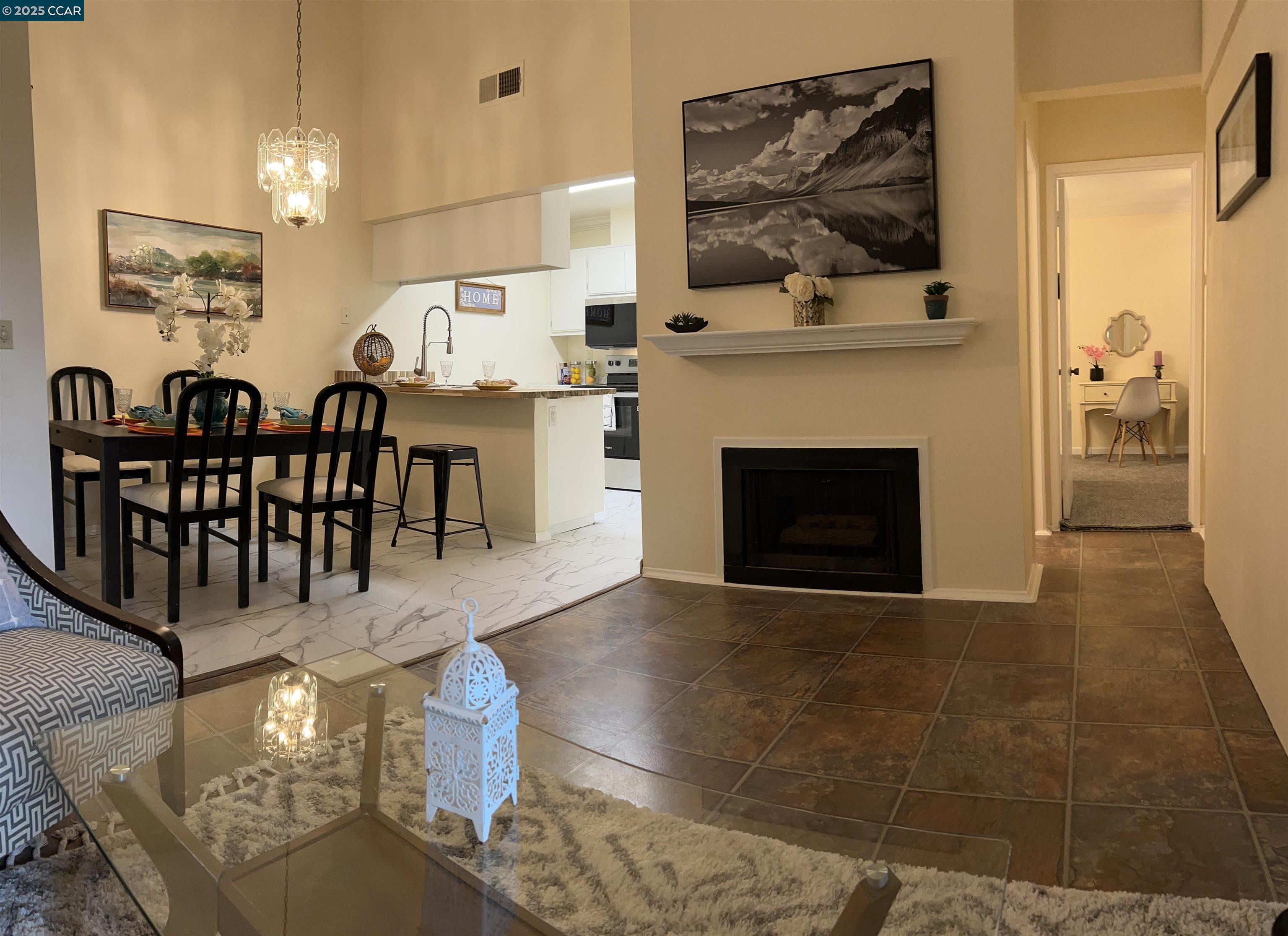 Detail Gallery Image 2 of 27 For 5425 Concord Blvd #C8,  Concord,  CA 94521 - 1 Beds | 1/1 Baths