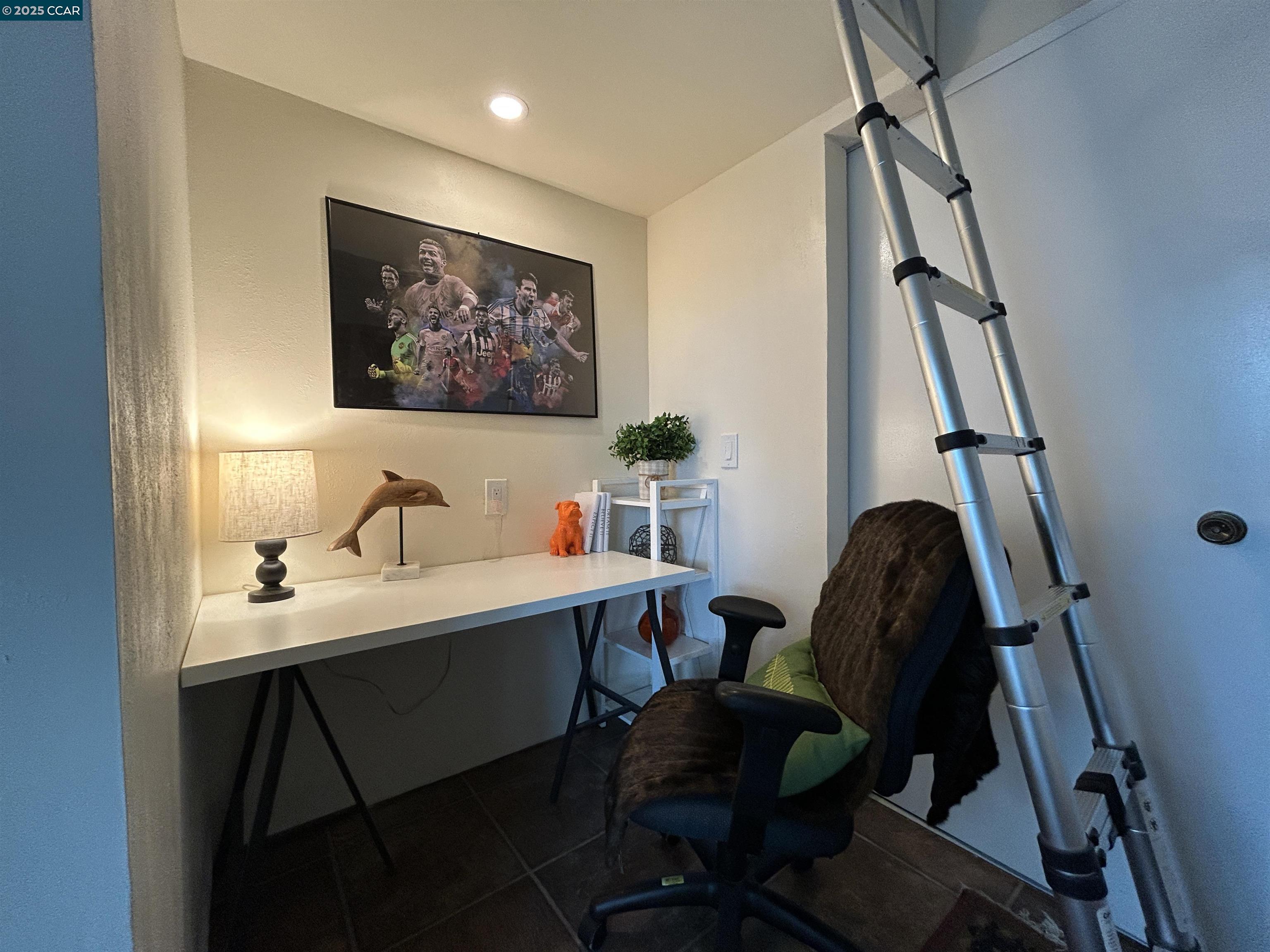Detail Gallery Image 12 of 27 For 5425 Concord Blvd #C8,  Concord,  CA 94521 - 1 Beds | 1/1 Baths