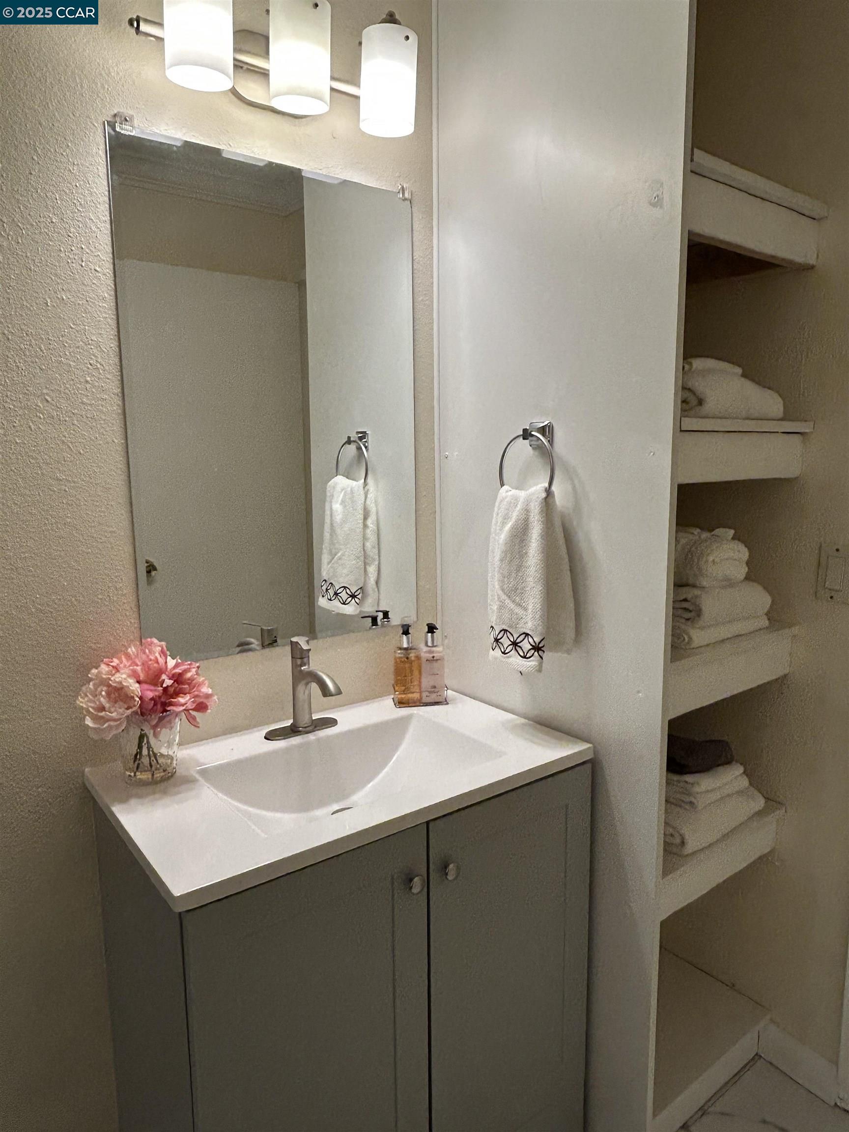 Detail Gallery Image 23 of 27 For 5425 Concord Blvd #C8,  Concord,  CA 94521 - 1 Beds | 1/1 Baths