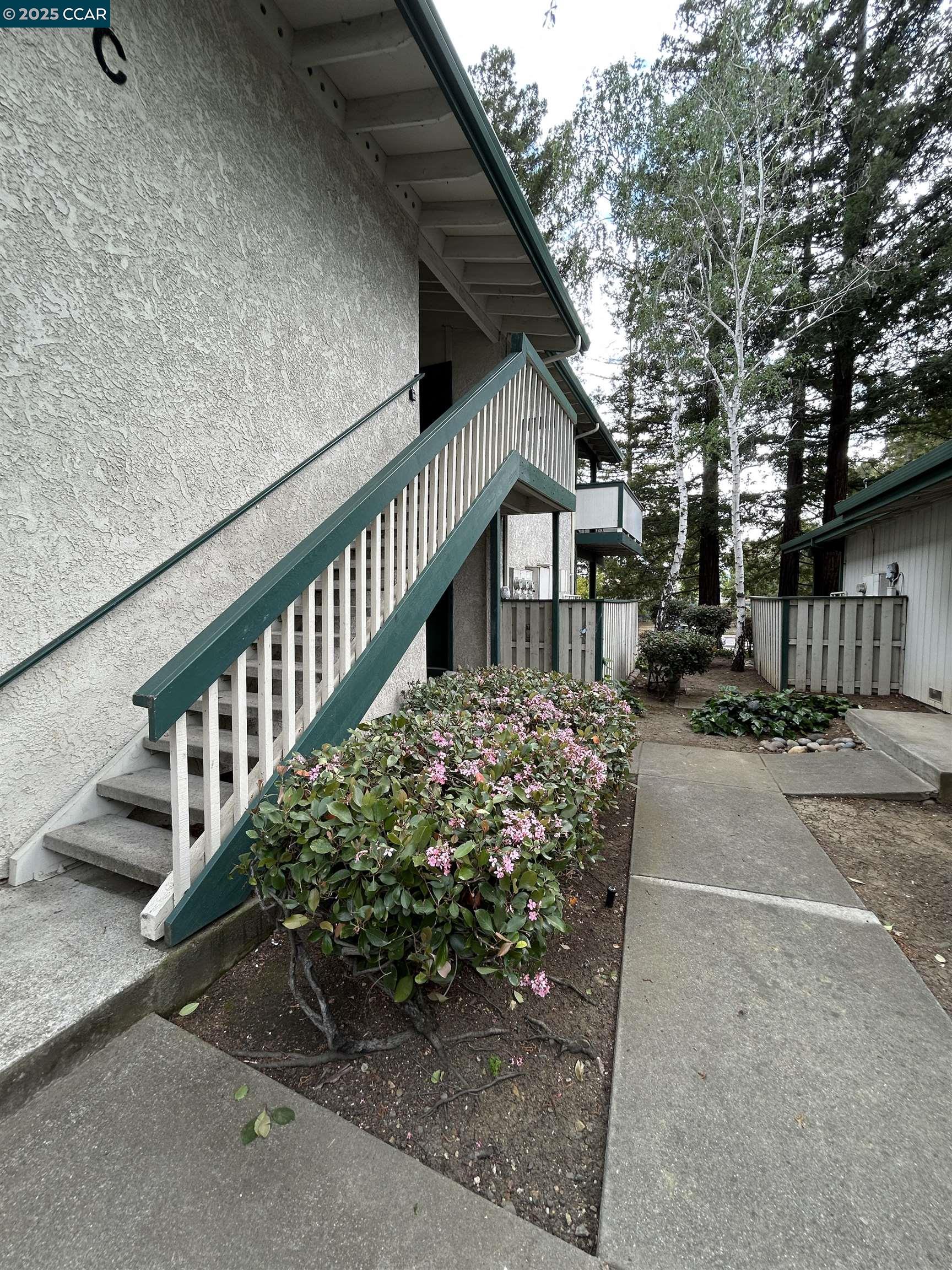 Detail Gallery Image 25 of 27 For 5425 Concord Blvd #C8,  Concord,  CA 94521 - 1 Beds | 1/1 Baths