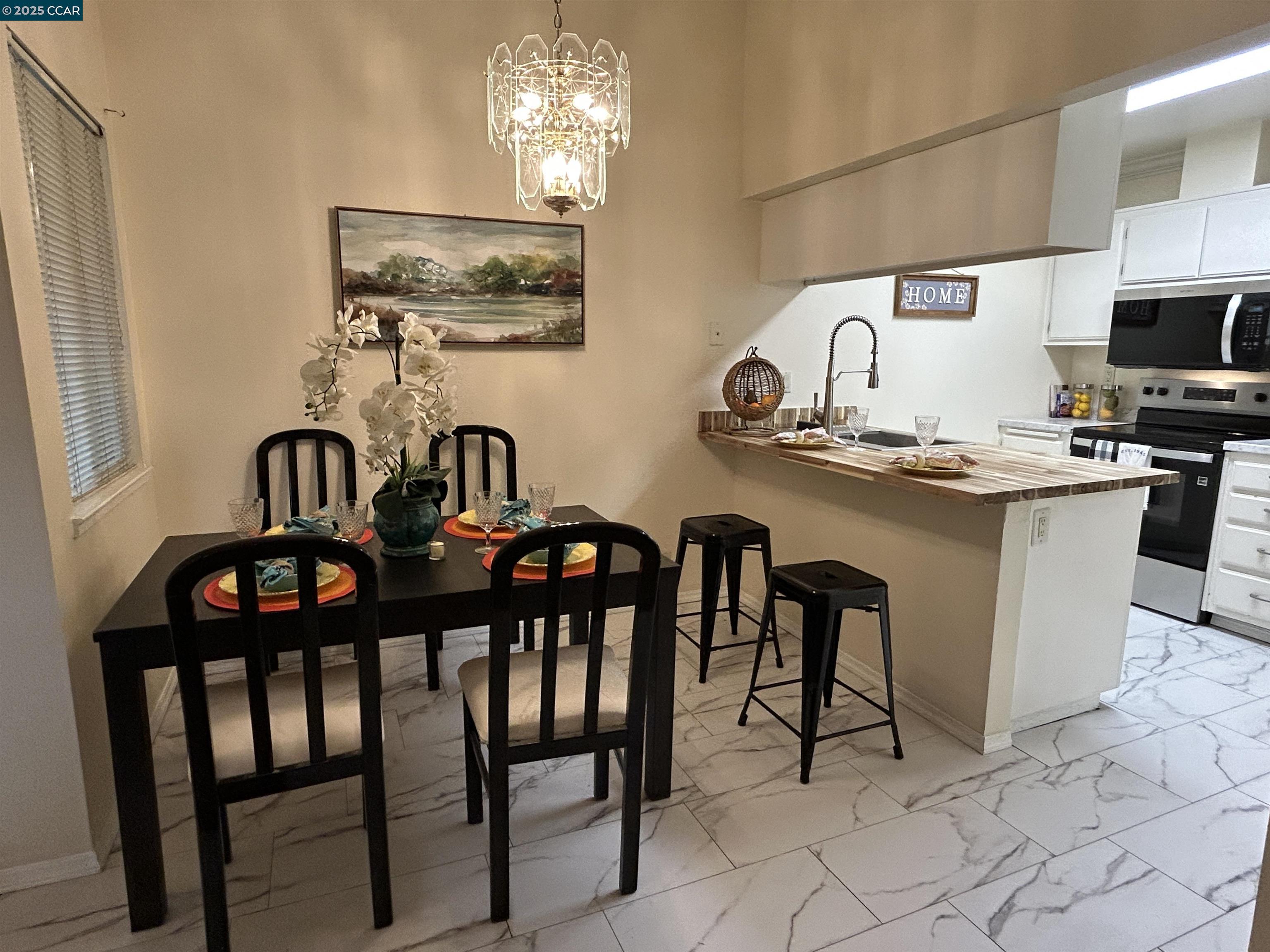Detail Gallery Image 5 of 27 For 5425 Concord Blvd #C8,  Concord,  CA 94521 - 1 Beds | 1/1 Baths