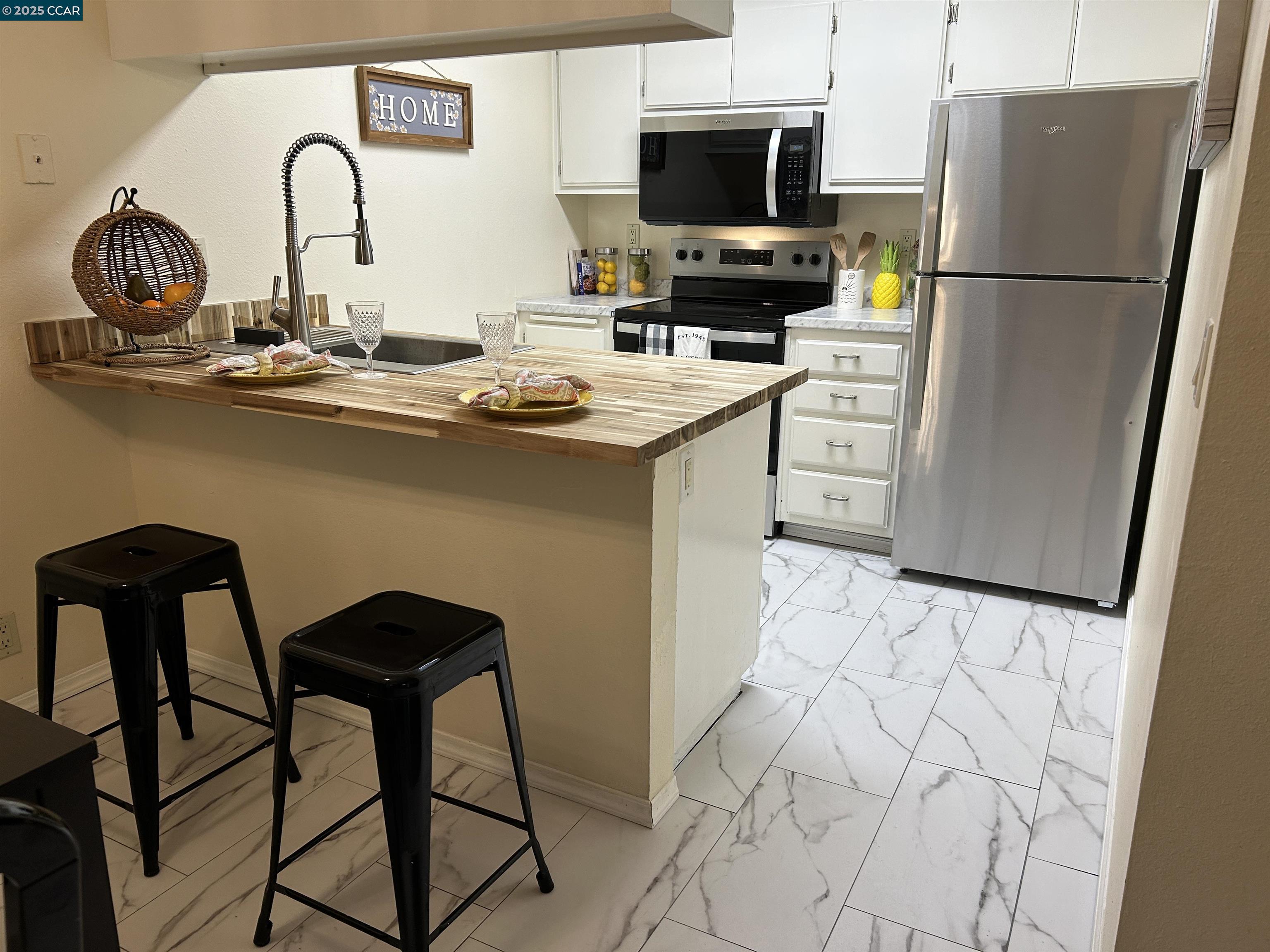 Detail Gallery Image 7 of 27 For 5425 Concord Blvd #C8,  Concord,  CA 94521 - 1 Beds | 1/1 Baths