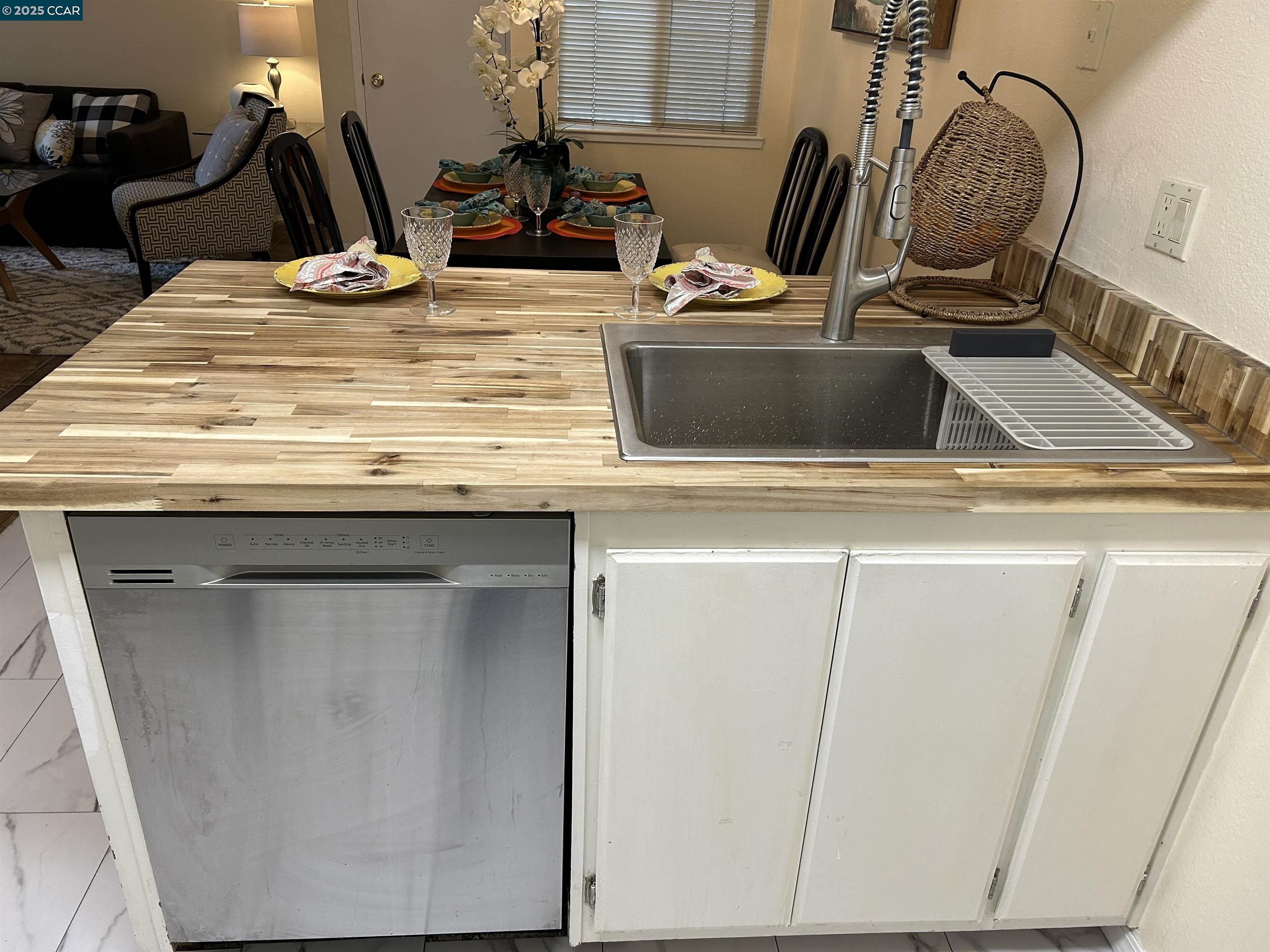 Detail Gallery Image 9 of 27 For 5425 Concord Blvd #C8,  Concord,  CA 94521 - 1 Beds | 1/1 Baths