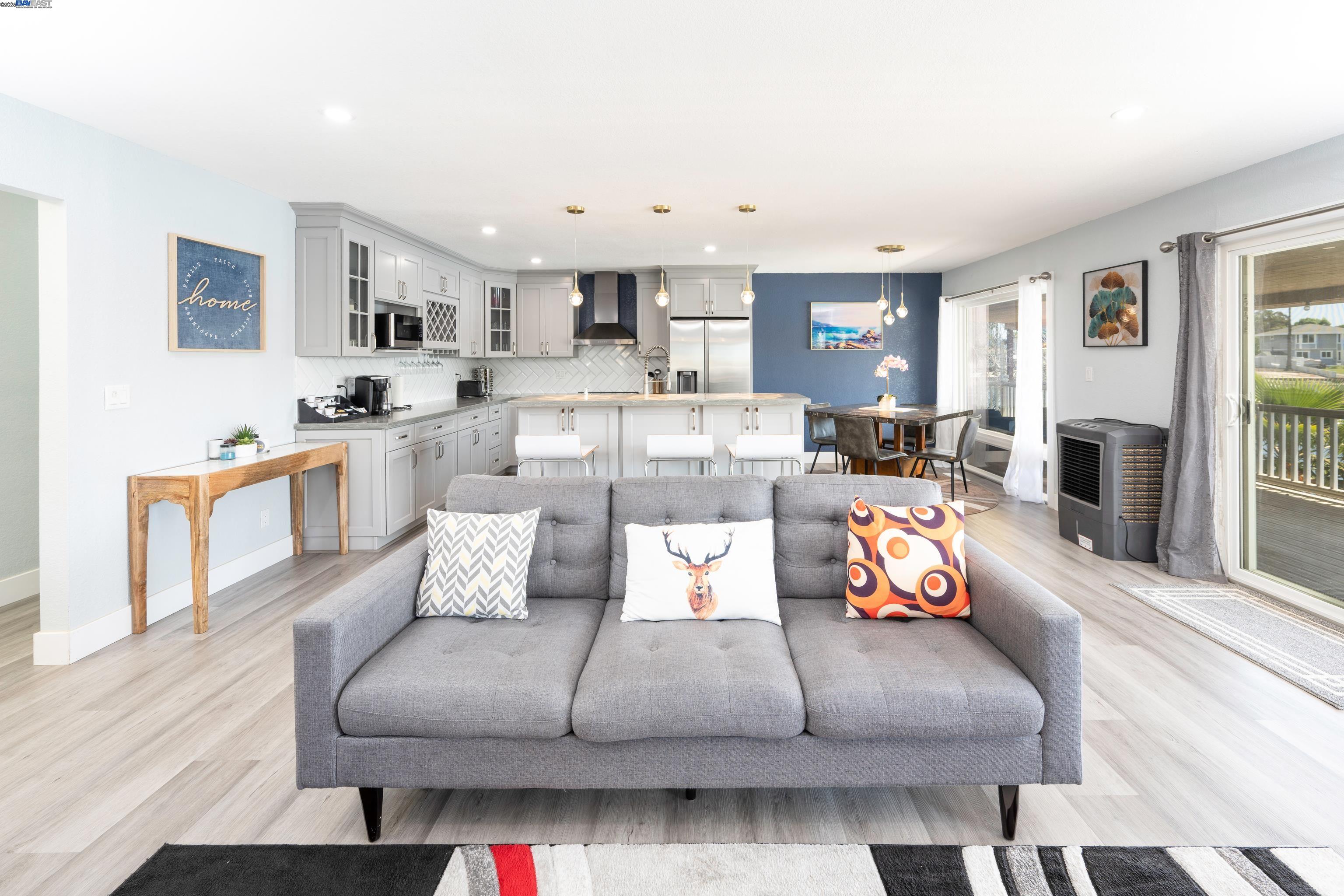 Detail Gallery Image 2 of 21 For 5514 Marlin Ct, Discovery Bay,  CA 94505 - 3 Beds | 2 Baths